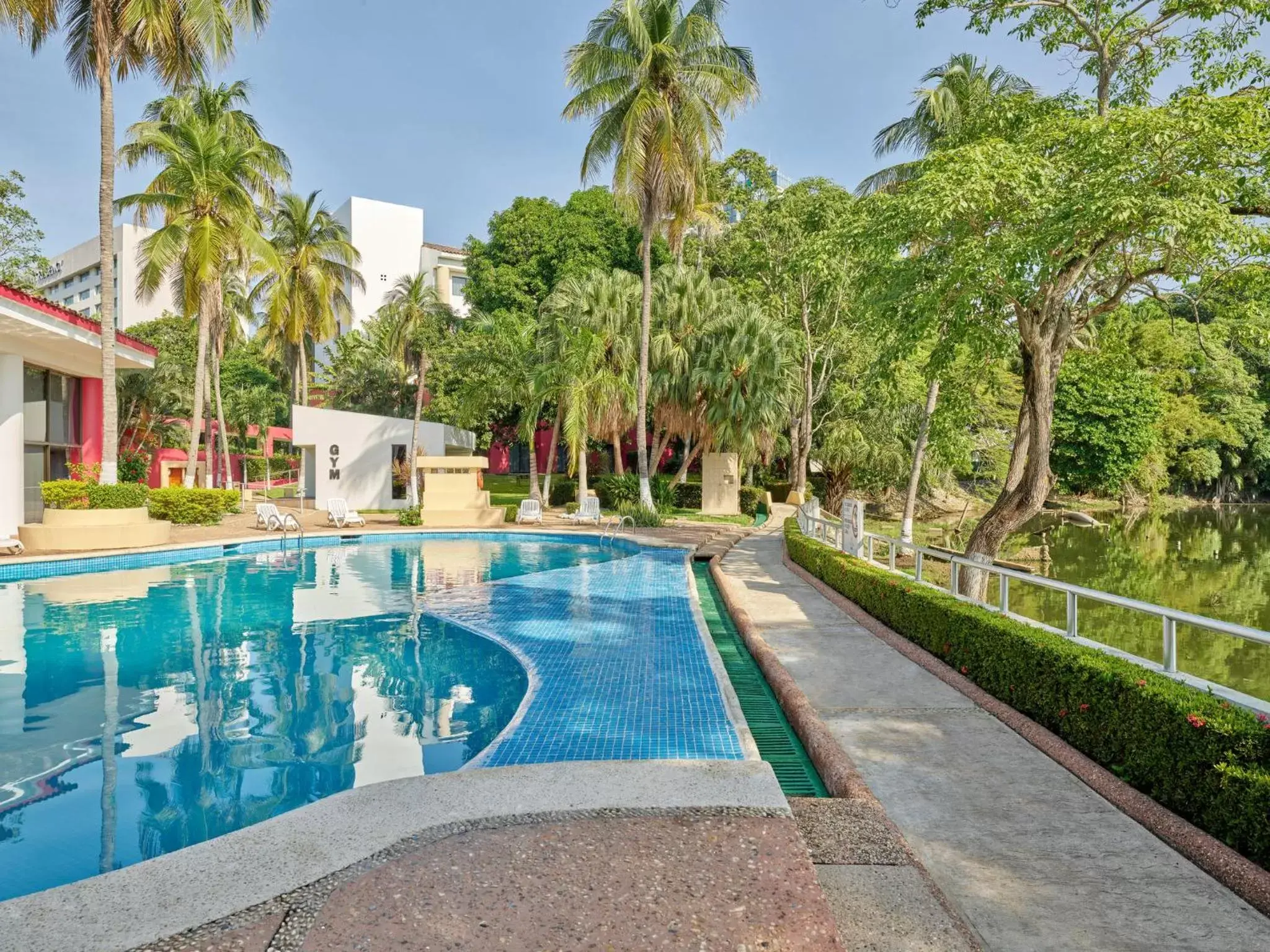 Swimming Pool in Fiesta Inn Villahermosa Cencali