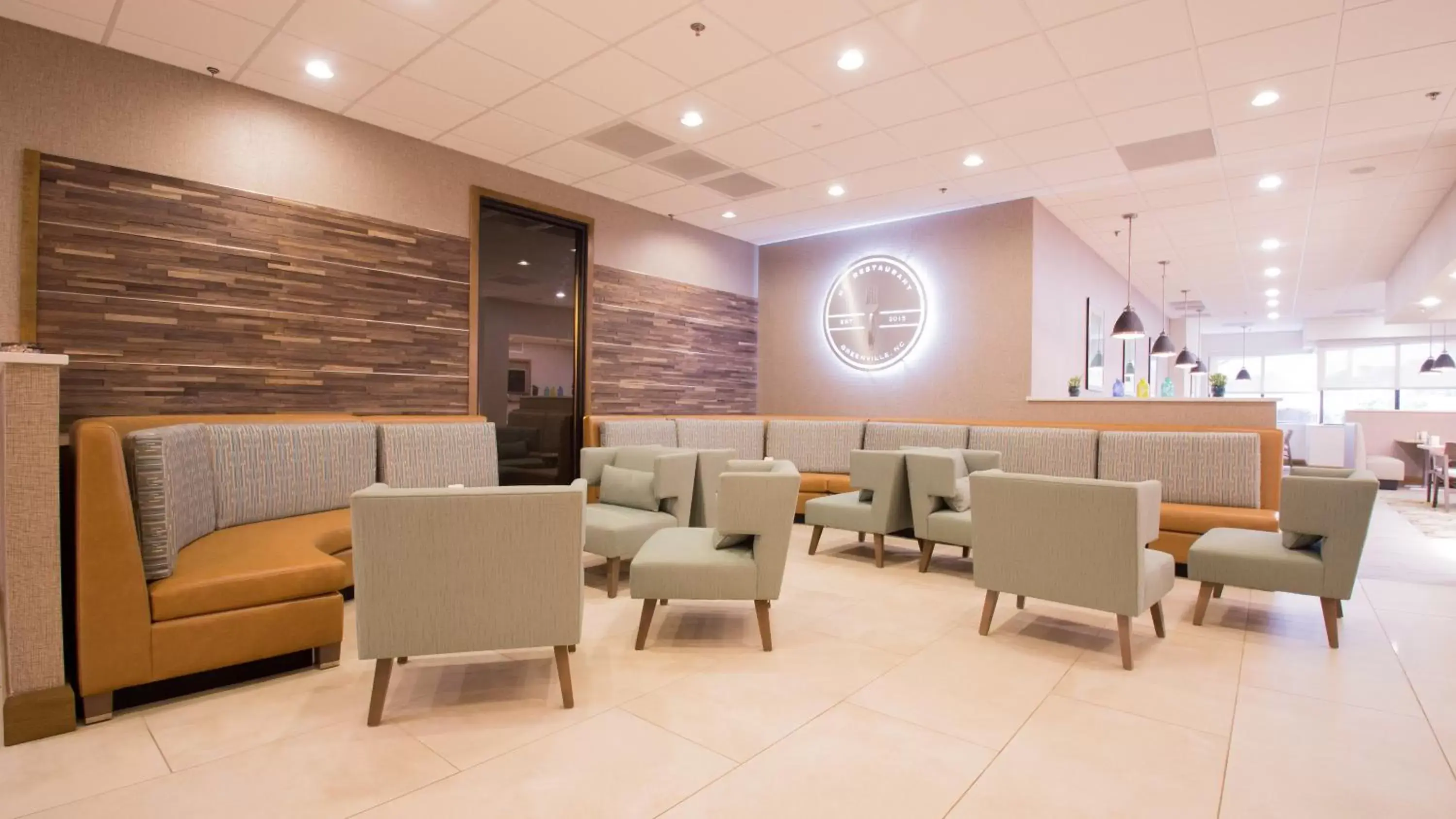 Lounge or bar, Lobby/Reception in Holiday Inn Greenville, an IHG Hotel