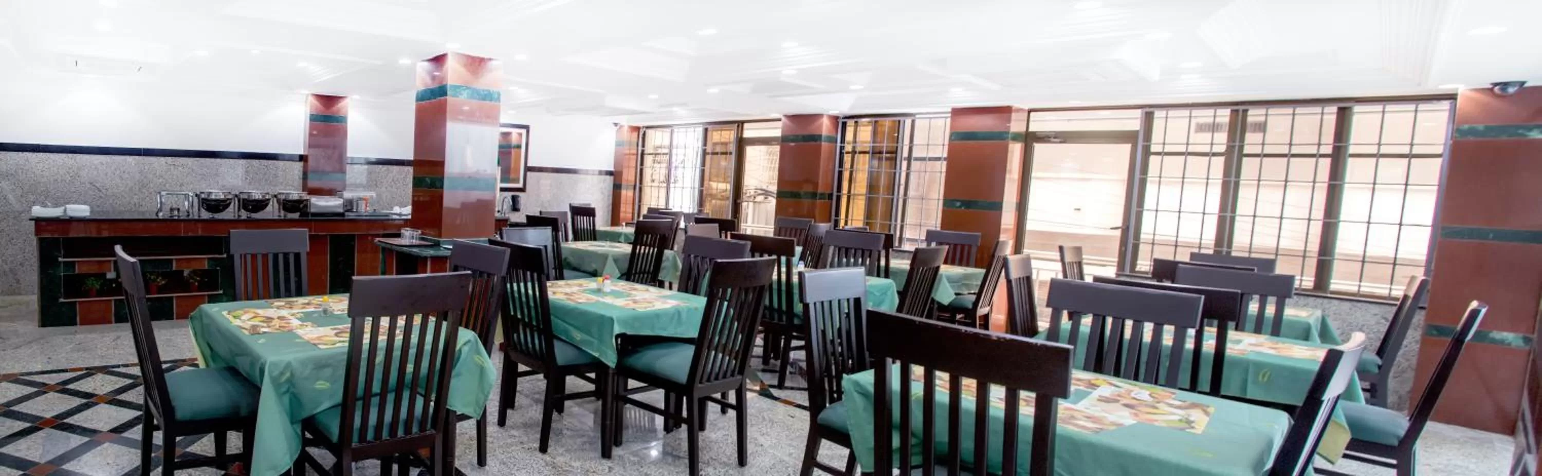 Restaurant/places to eat in Sleep Inn Hotel - Kariakoo