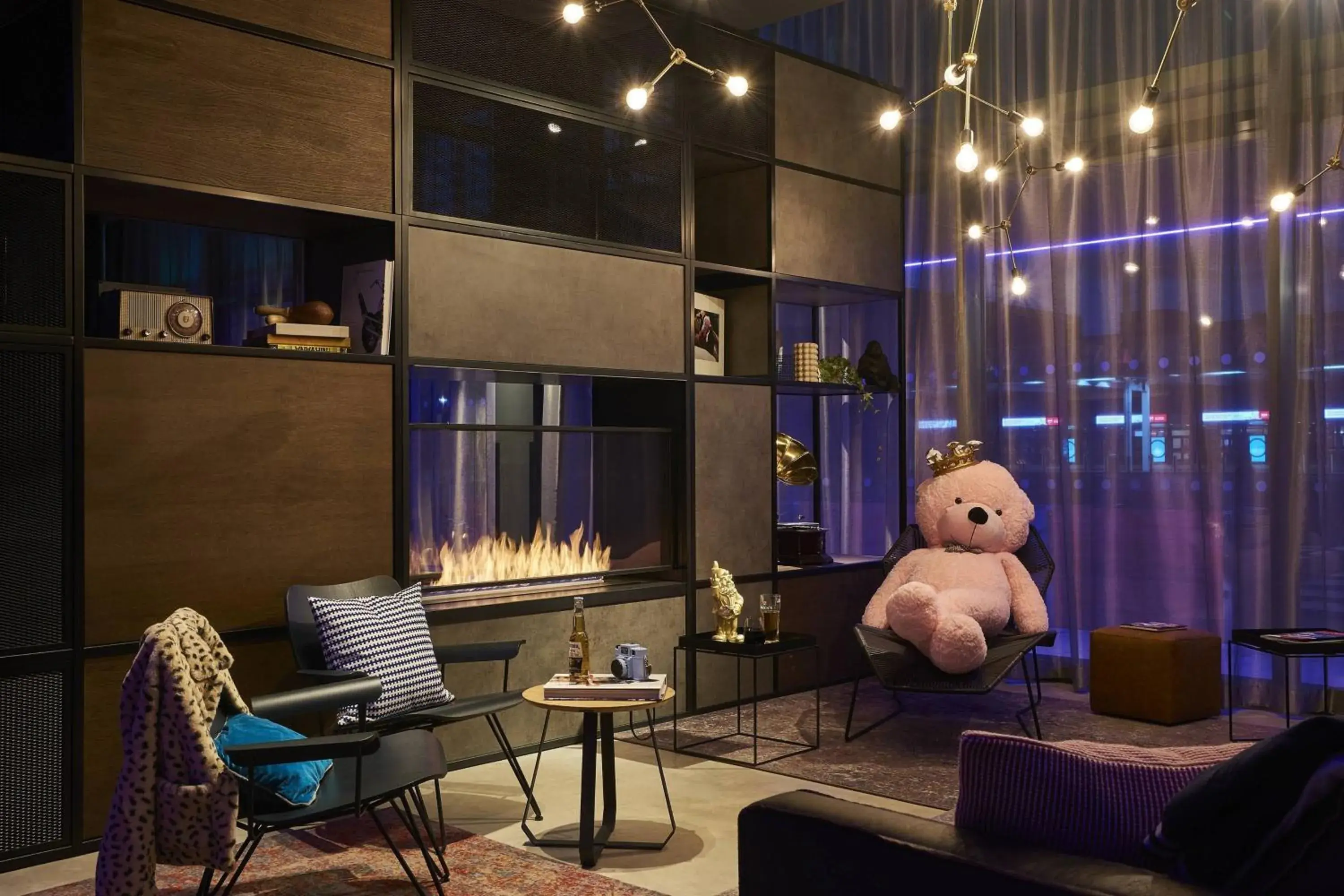 Living room in Moxy Birmingham NEC