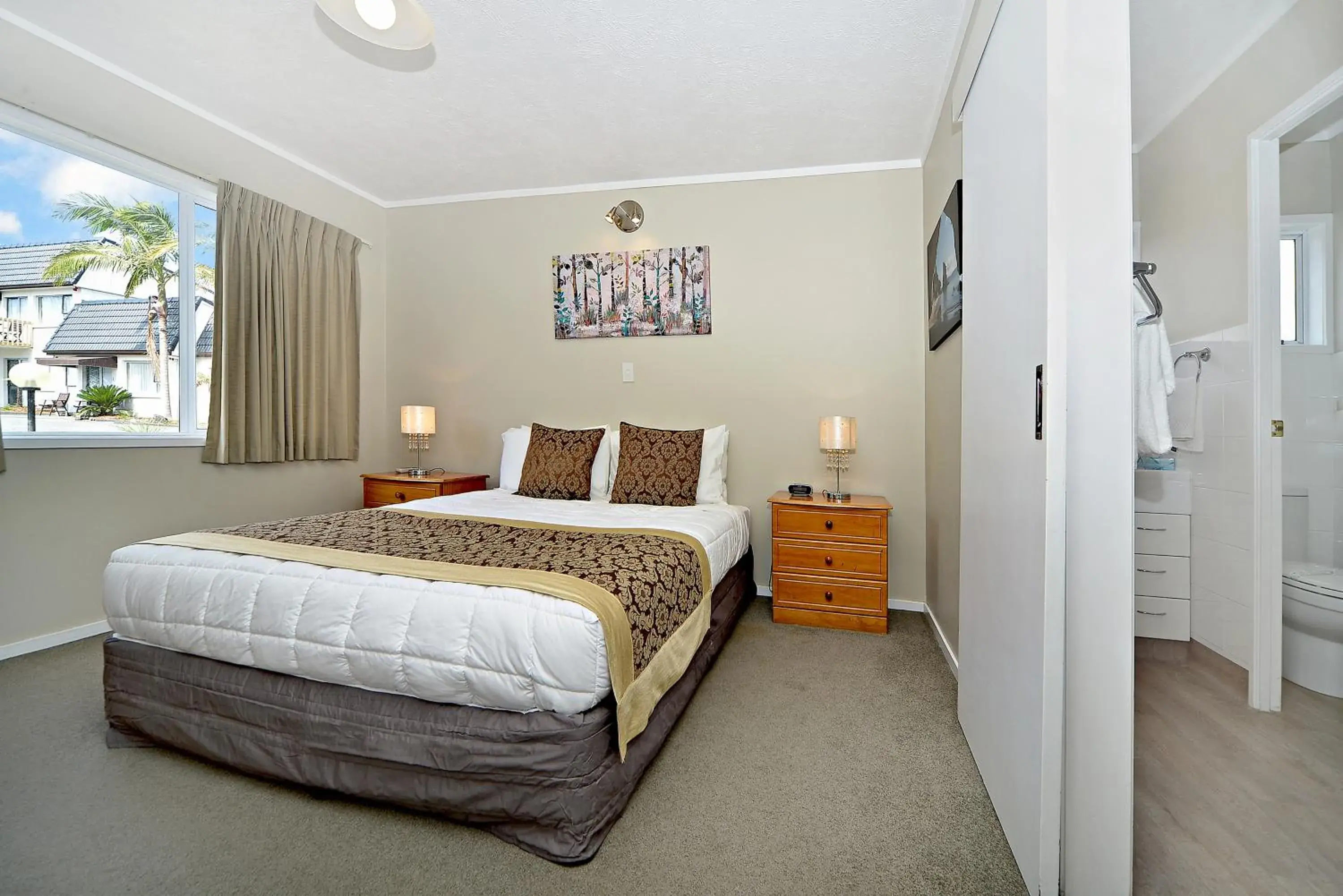 Bedroom in Takapuna Motor Lodge