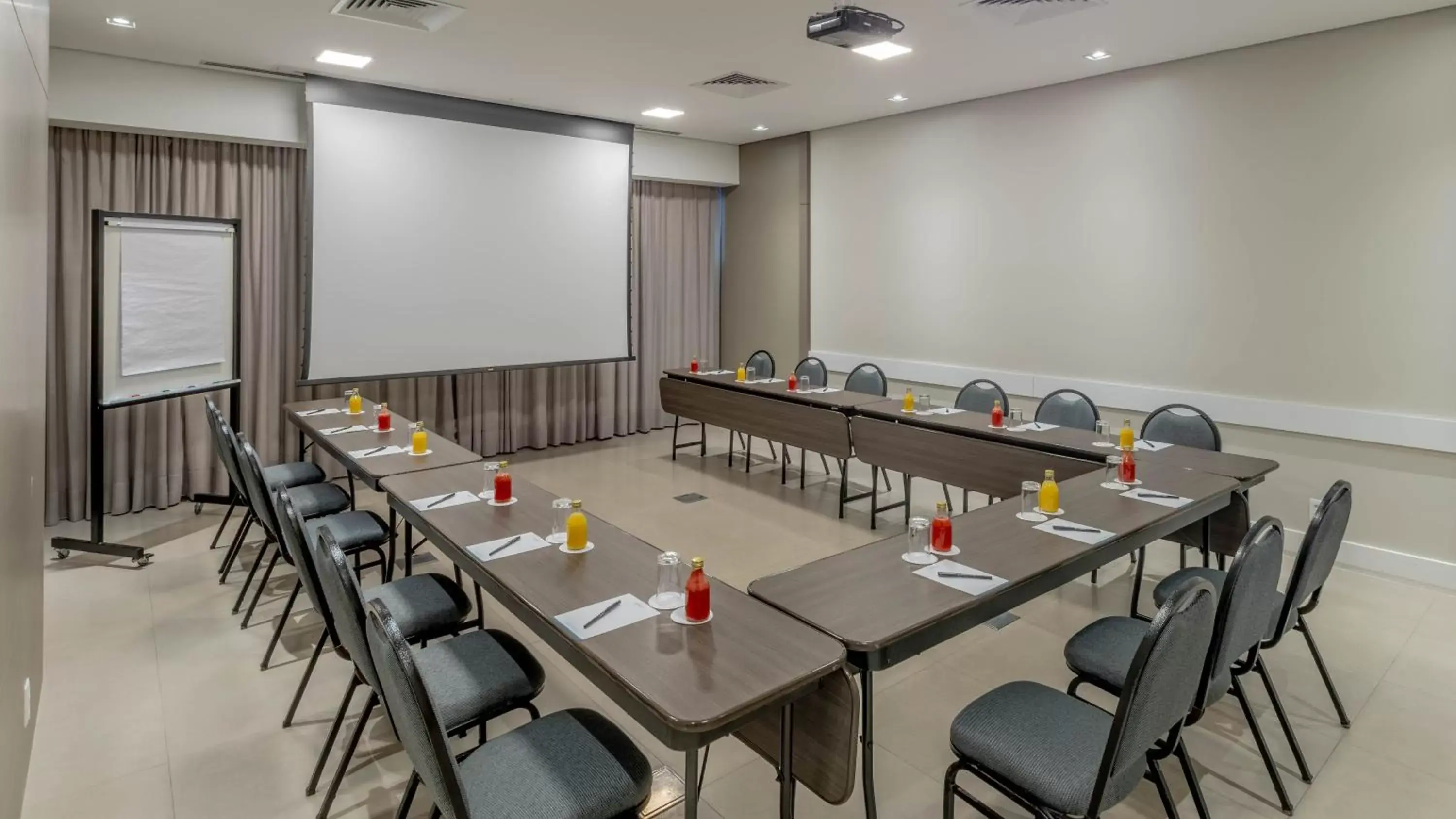 Meeting/conference room in Hotel Deville Prime Cuiabá