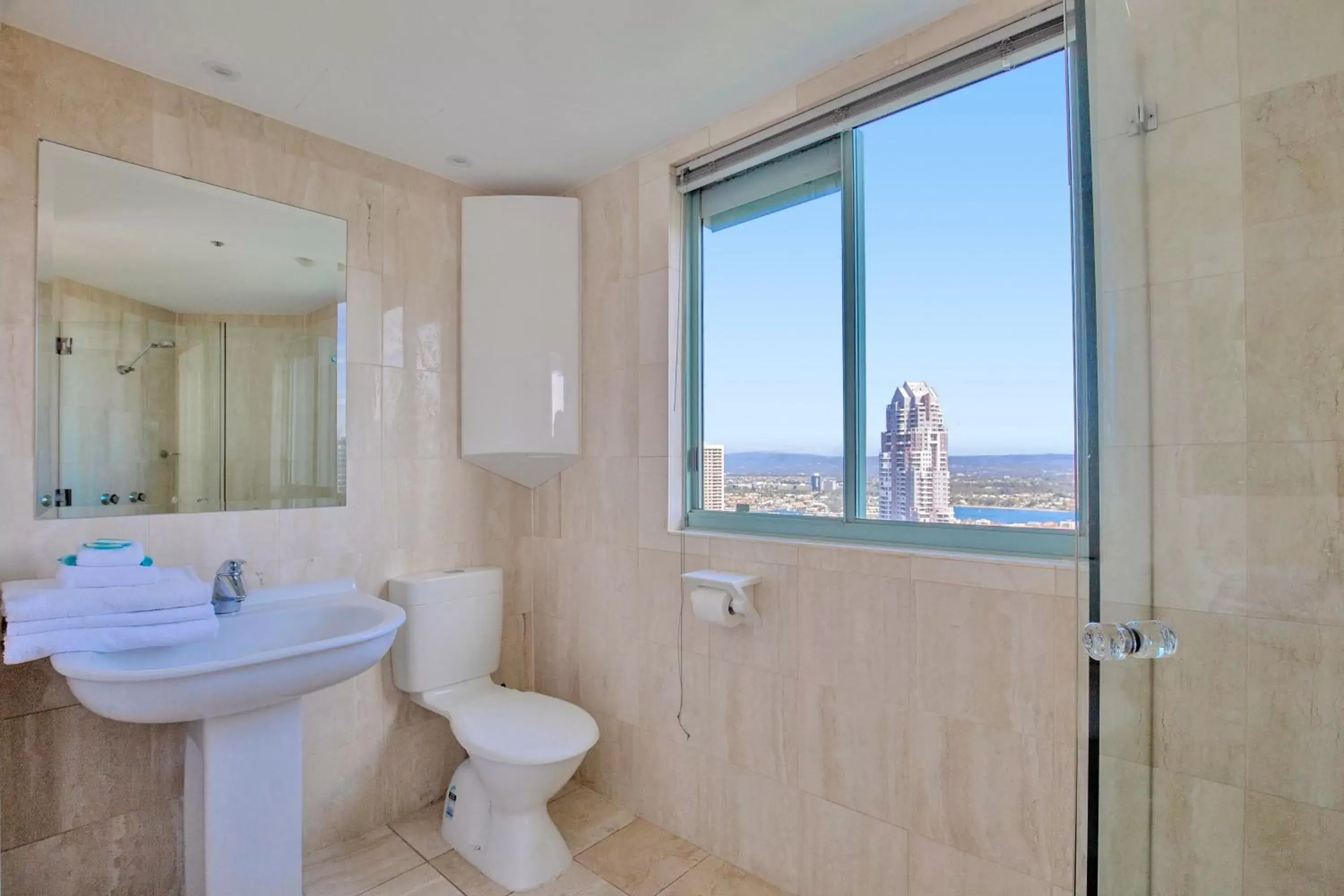 Shower, Bathroom in The Waterford on Main Beach