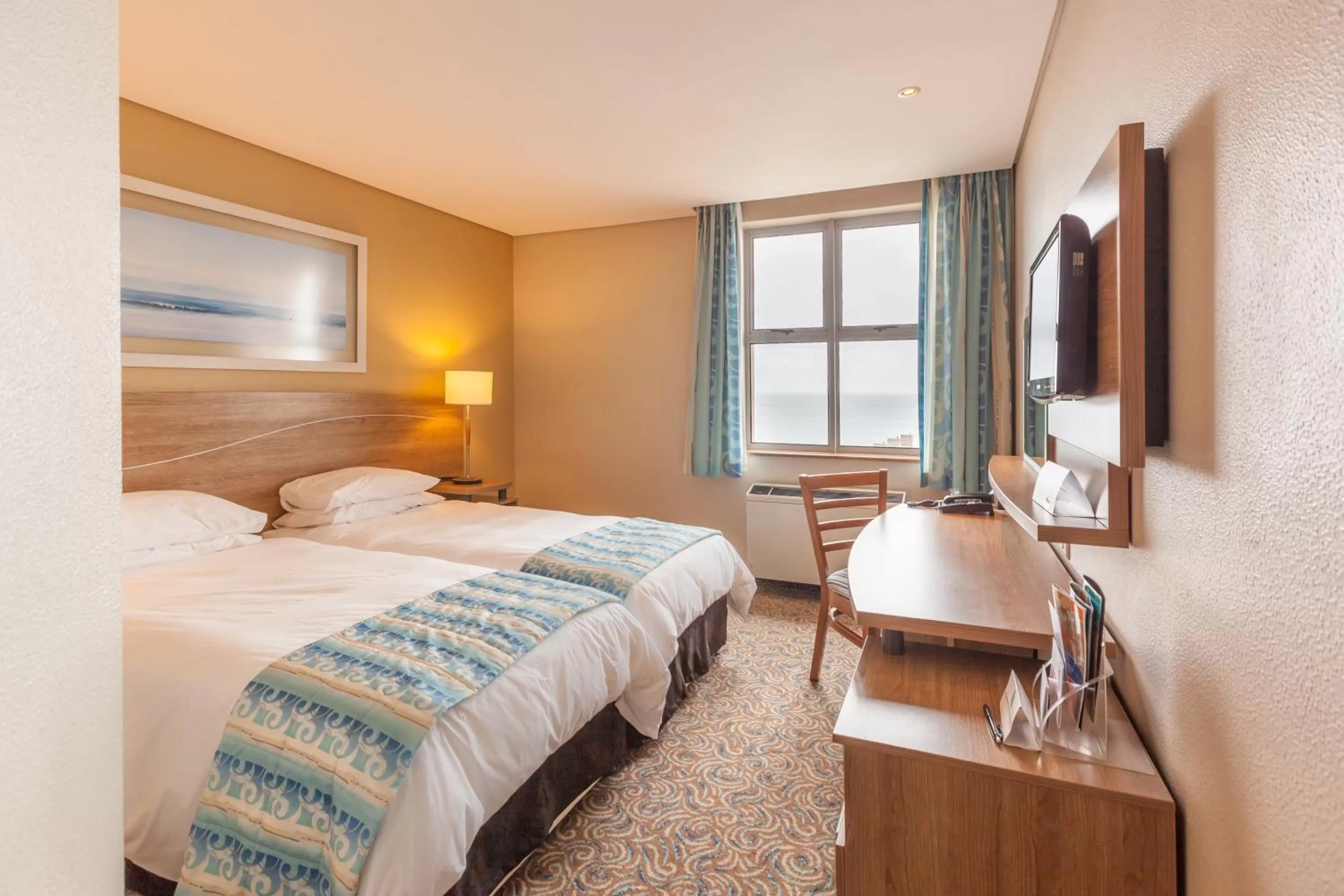 Bedroom, Bed in Town Lodge Gqeberha