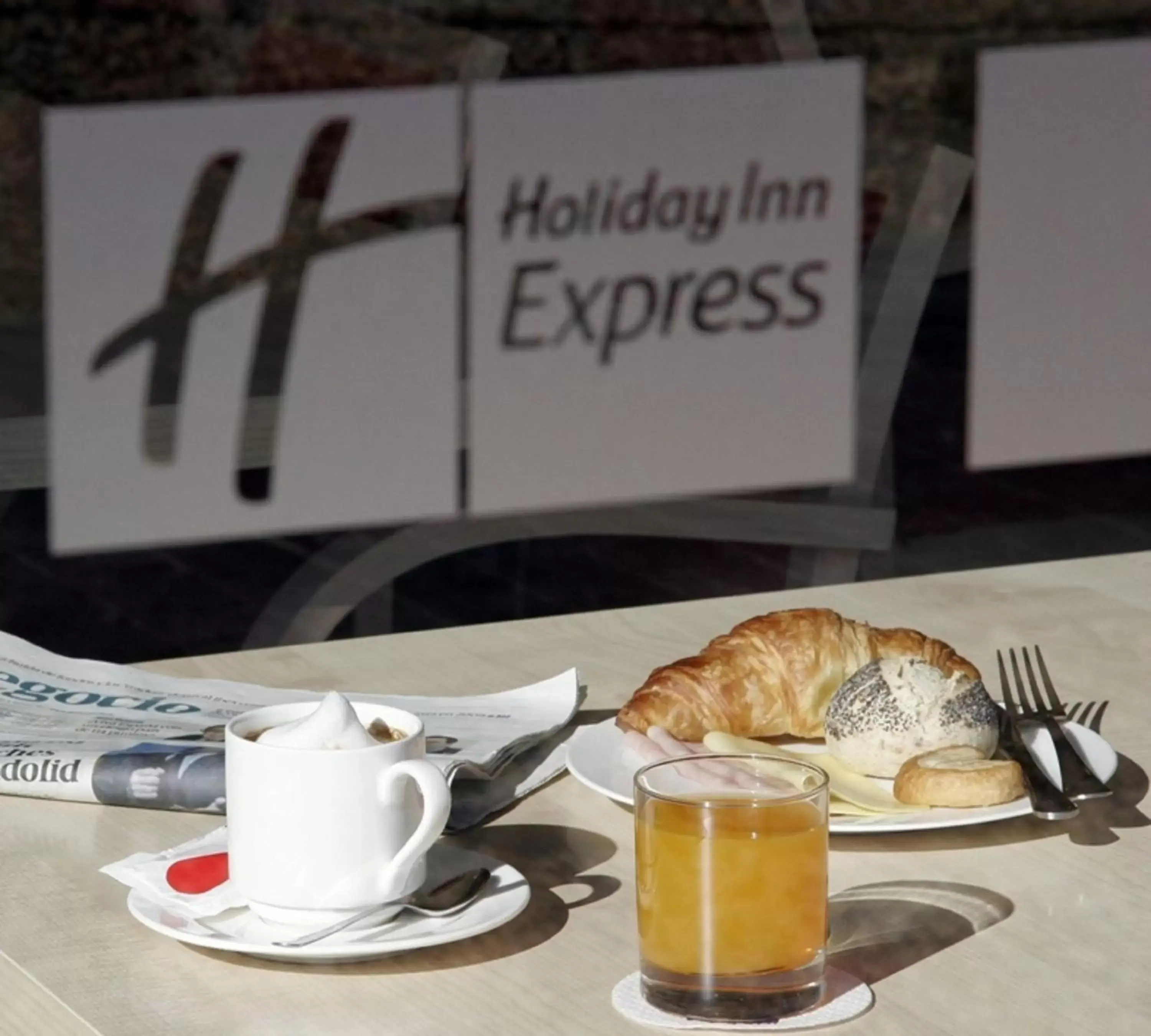 Continental breakfast, Breakfast in Hotel Holiday Inn Express Madrid-Rivas