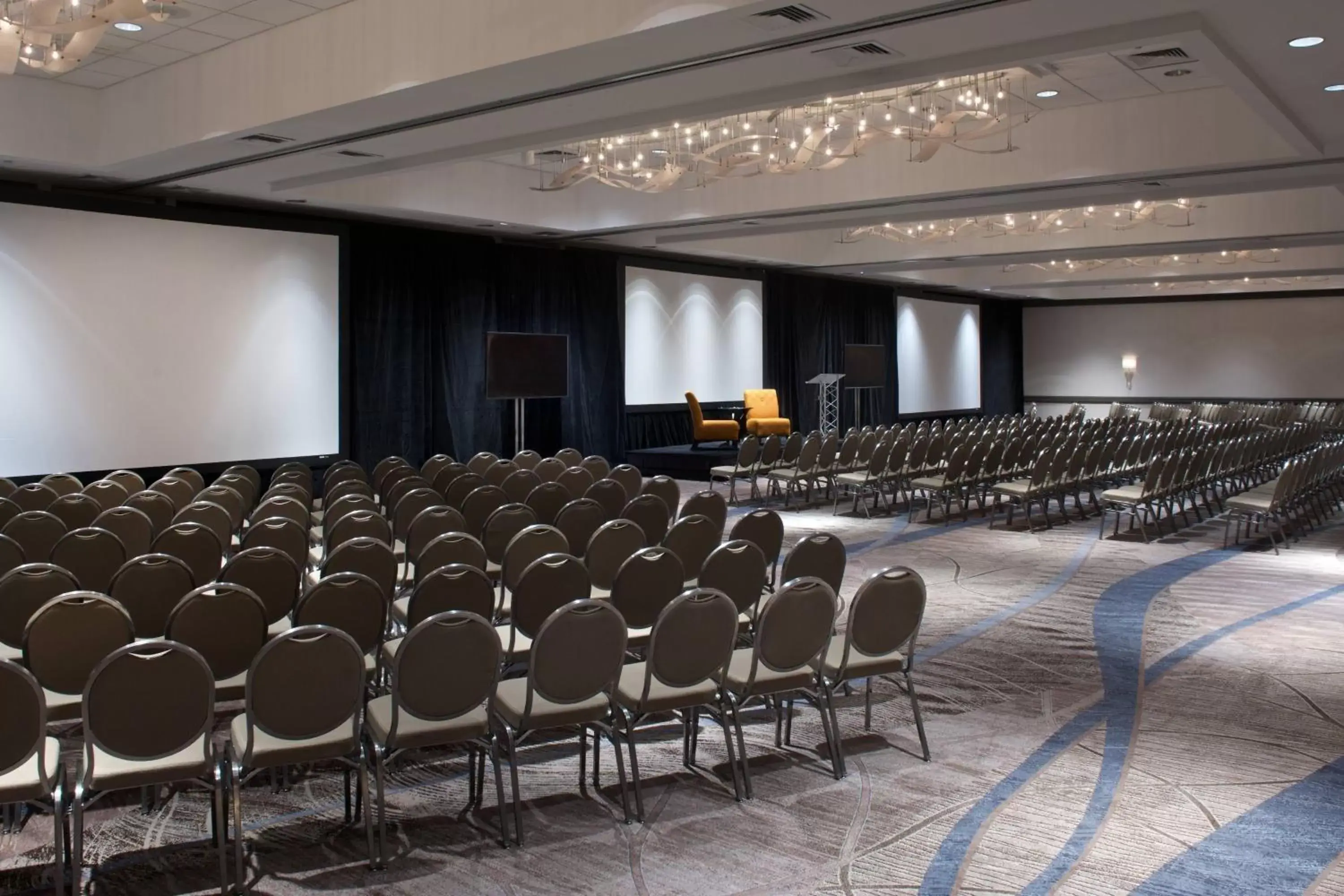 Meeting/conference room in Pittsburgh Airport Marriott