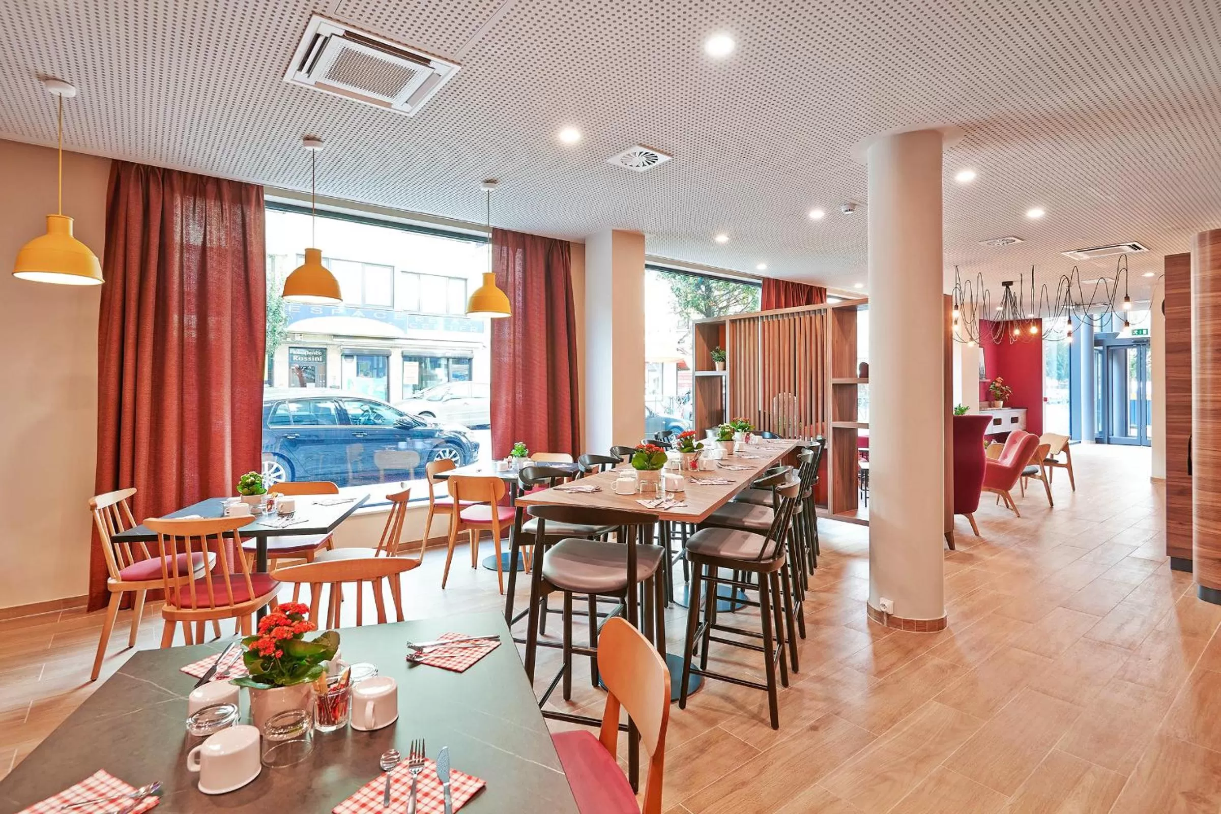 Buffet breakfast in Appart'City Confort Bruxelles Centre Gare du Midi