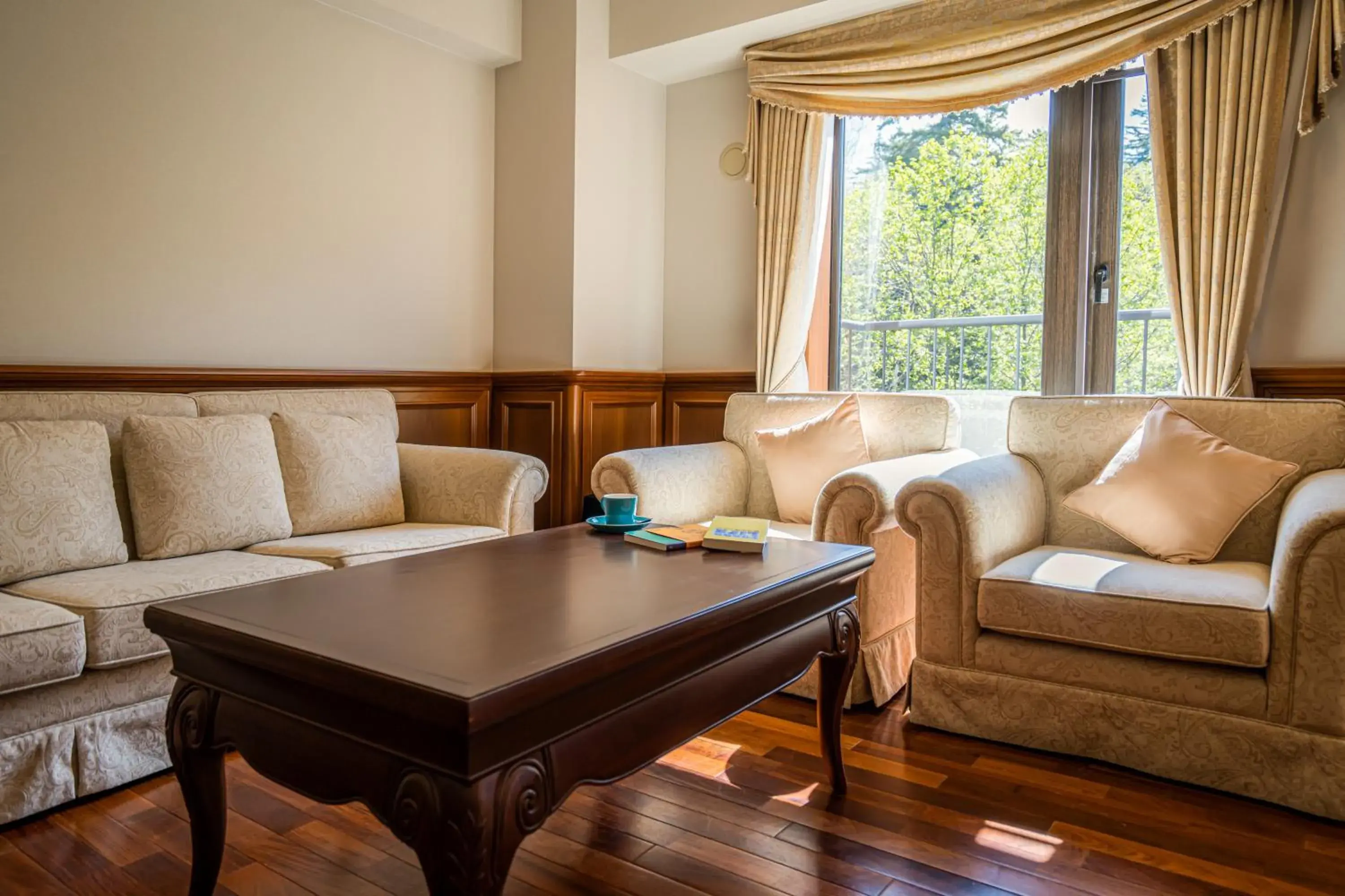 Living room, Seating Area in Asahidake Onsen Hotel Bear Monte