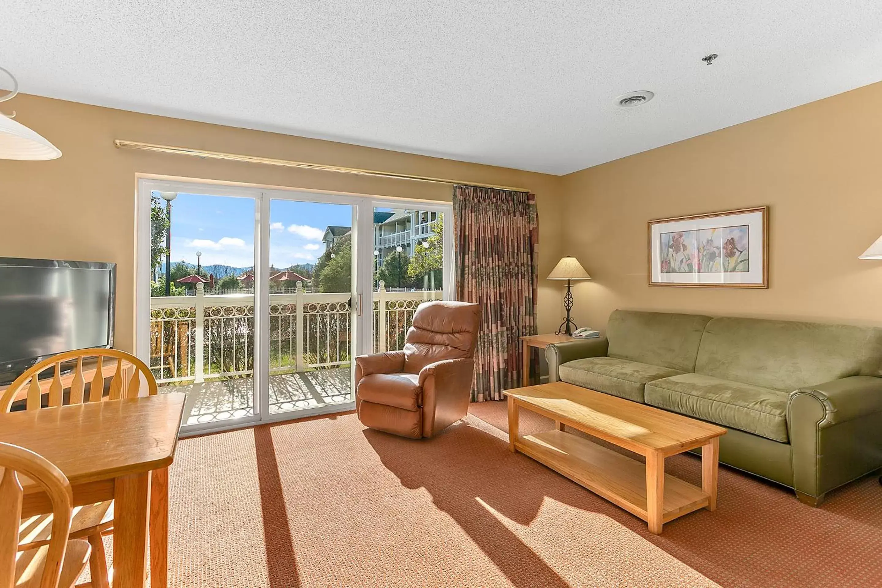 Living room, Seating Area in Sunrise Ridge Resort