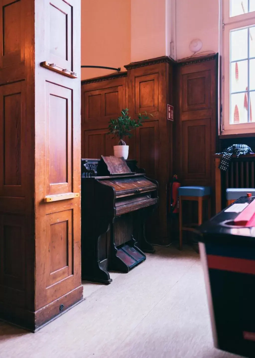 Lobby or reception, TV/Entertainment Center in Three Little Pigs Hostel Berlin