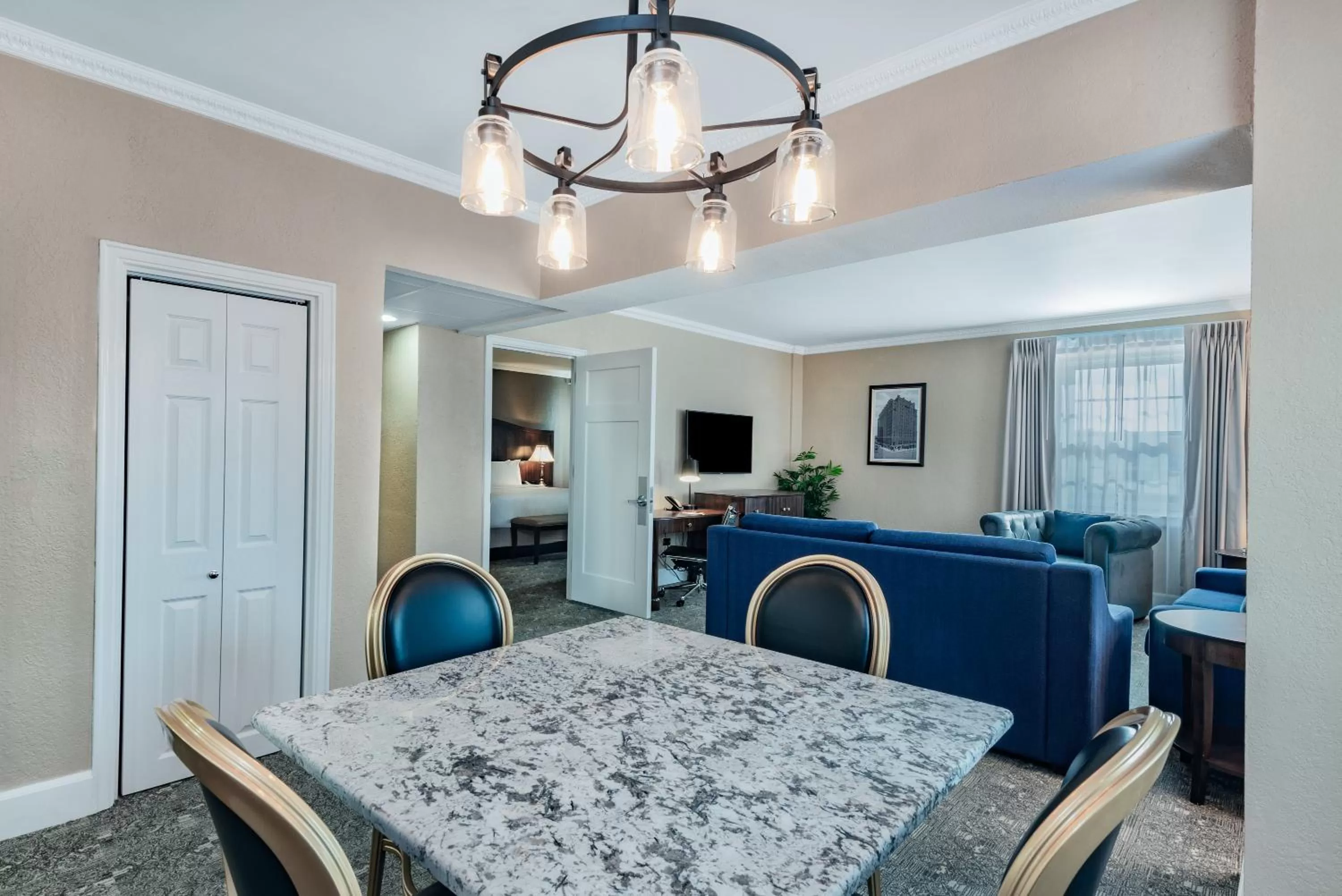 Dining area in The Americus Hotel, Trademark Collection by Wyndham