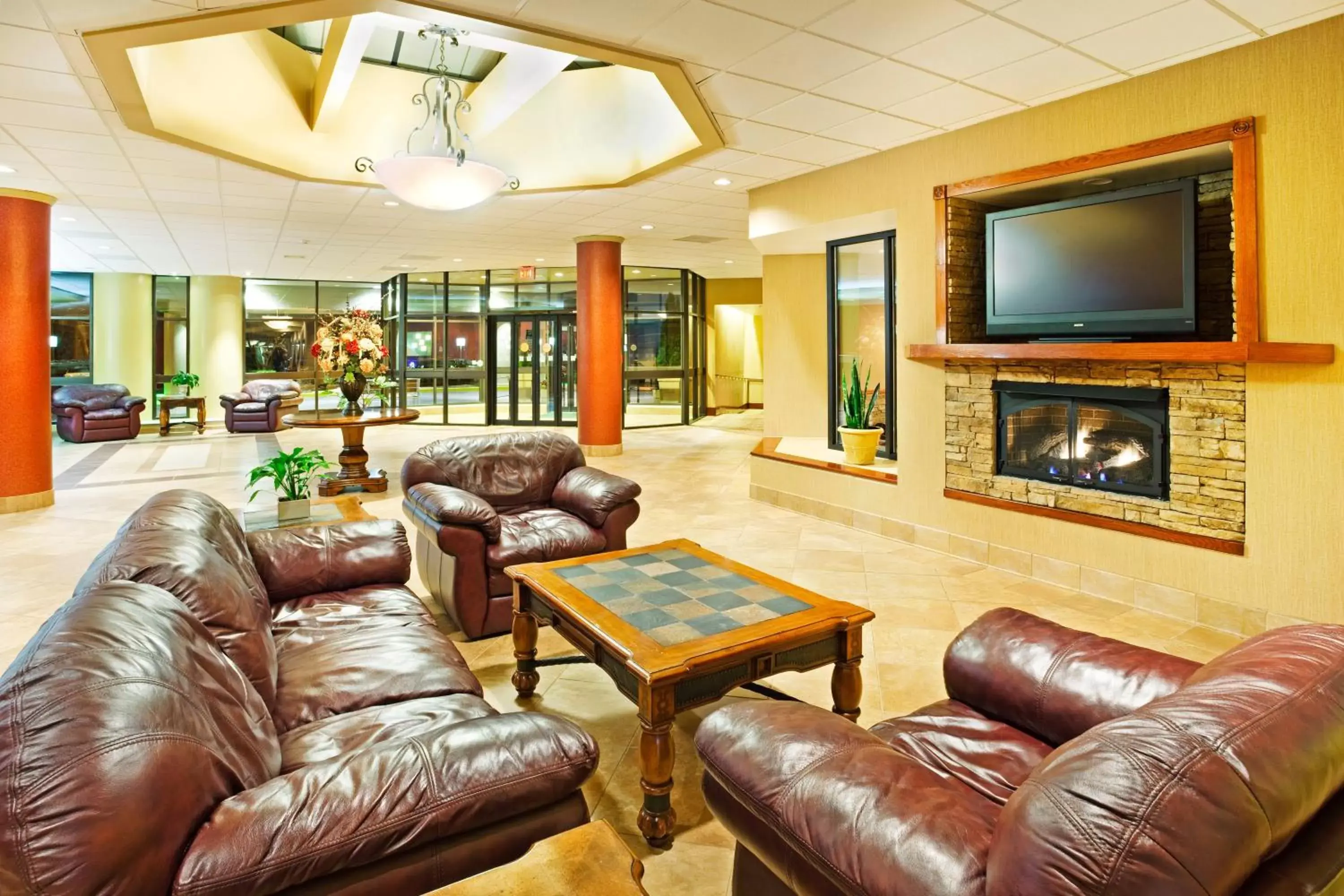 Lobby or reception, Seating Area in Holiday Inn Johnson City, an IHG Hotel