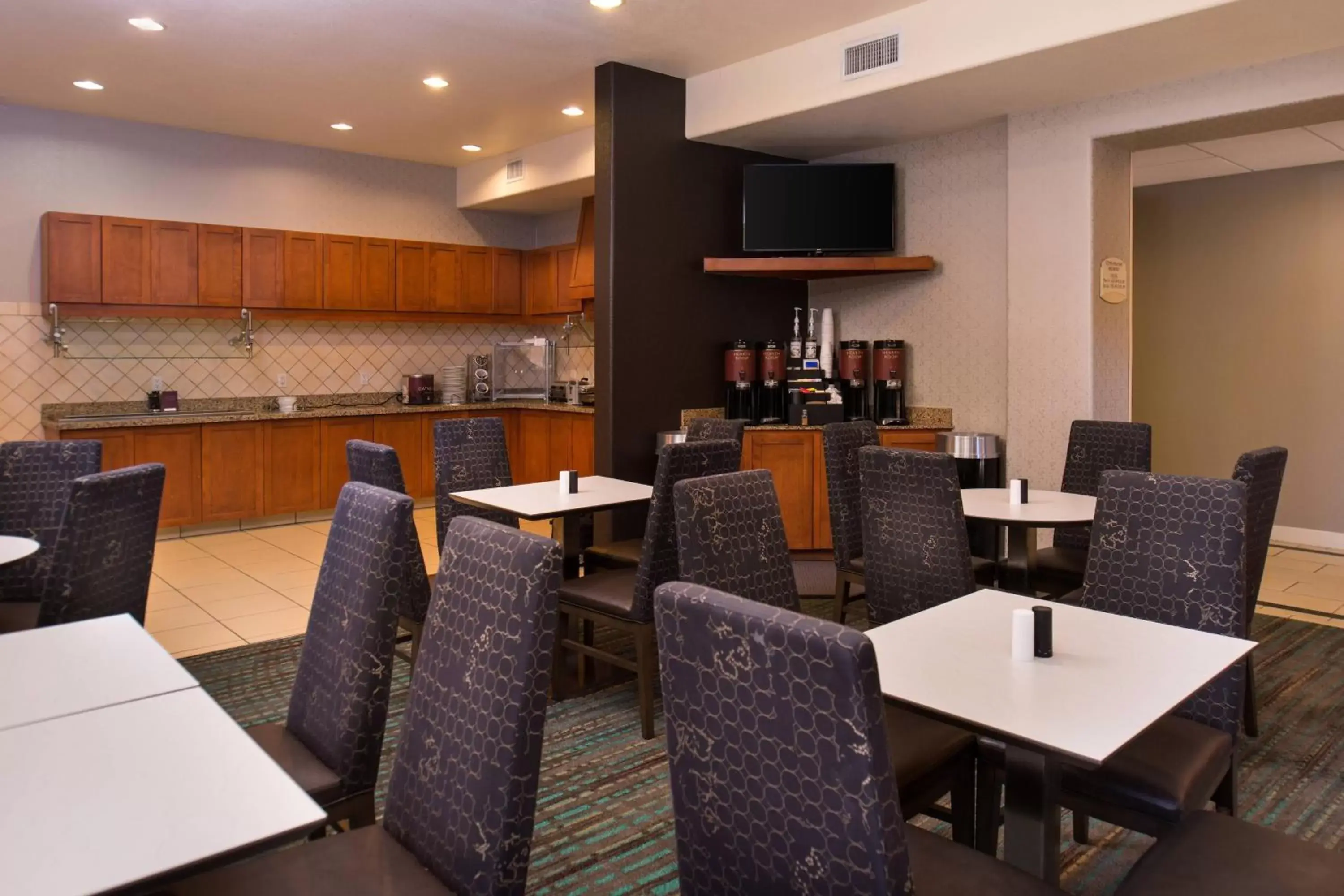 Breakfast, Restaurant/Places to Eat in Residence Inn by Marriott Albuquerque Airport