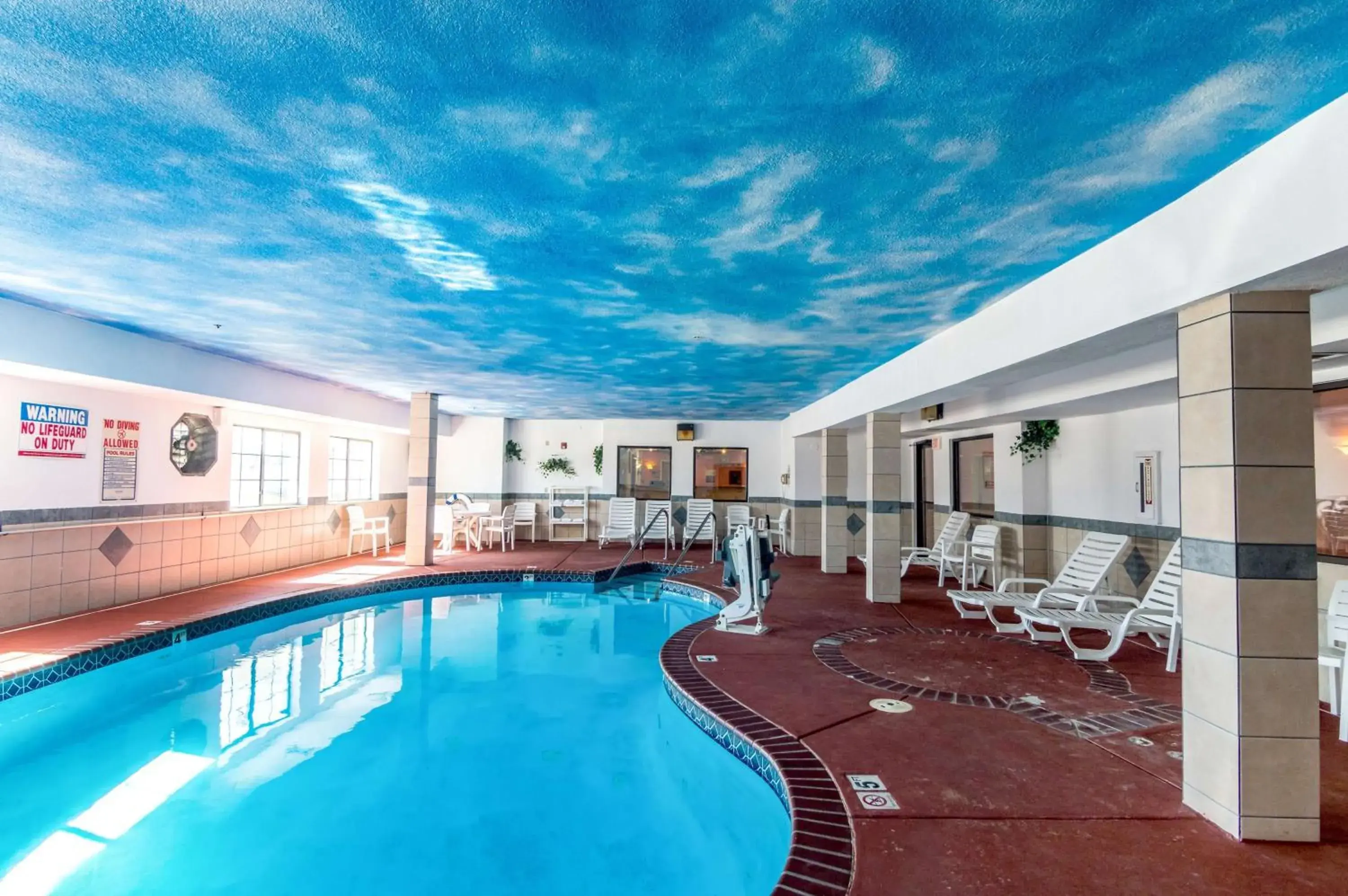 Swimming Pool in Motel 6-Oklahoma City, OK