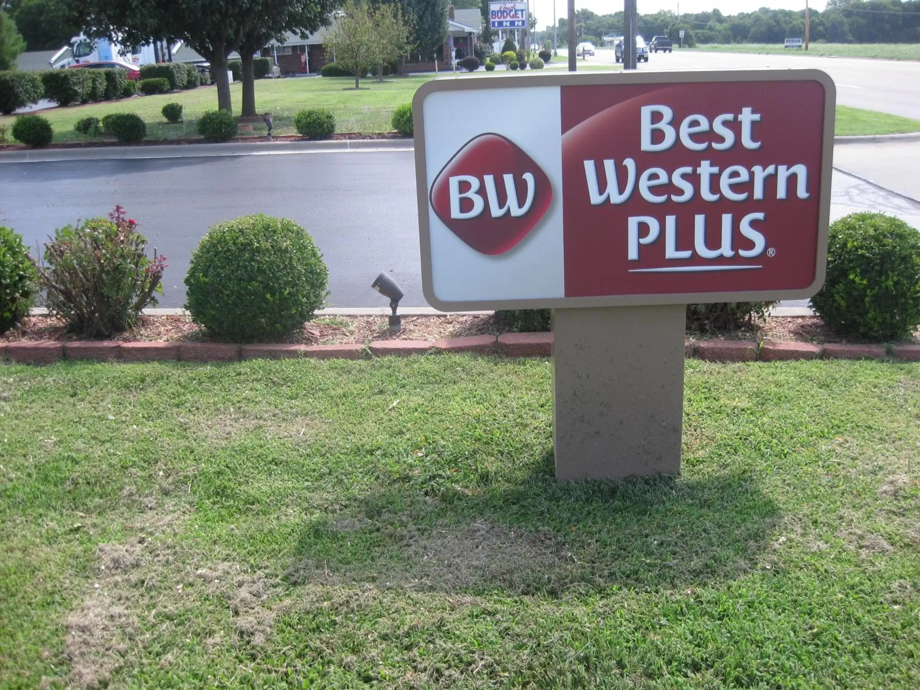 Property logo or sign, Garden in Best Western Plus Springfield Airport Inn