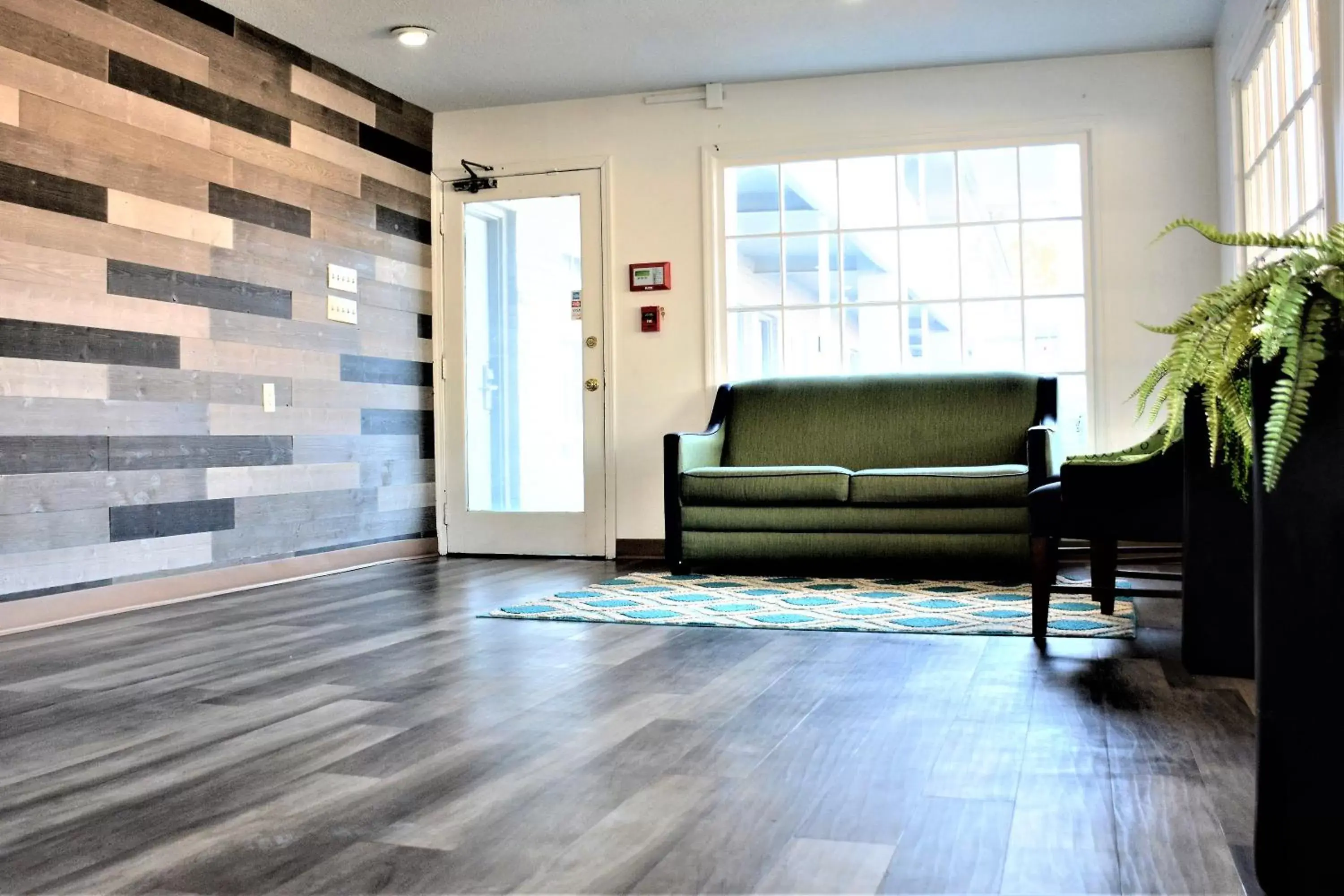 Lobby/Reception in Travelodge by Wyndham Walterboro