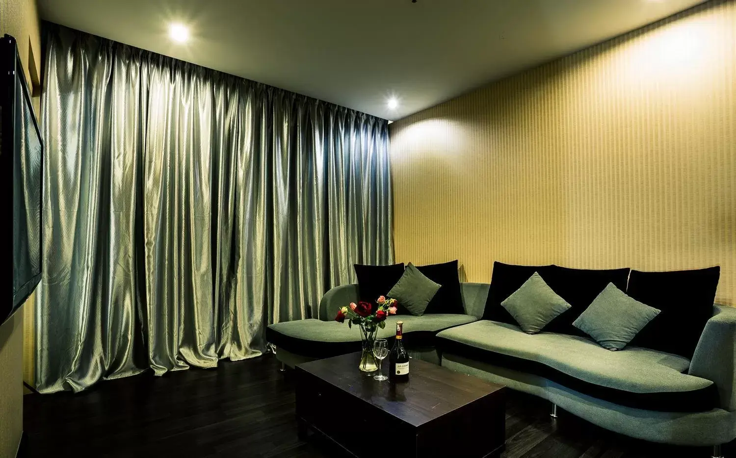 Living room, Seating Area in Golden Roof Hotel Ampang Ipoh