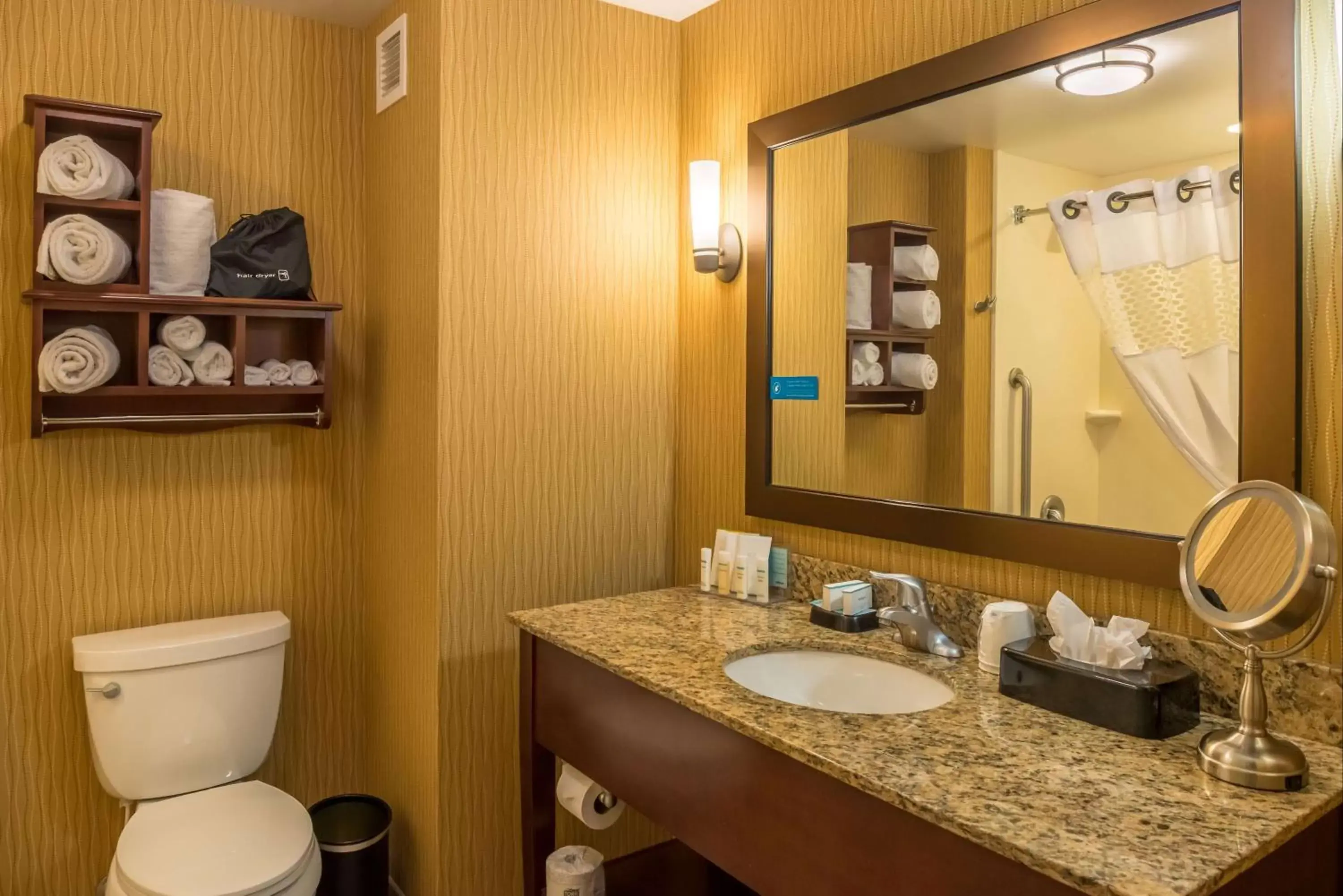 Bathroom in Hampton Inn & Suites Boulder North