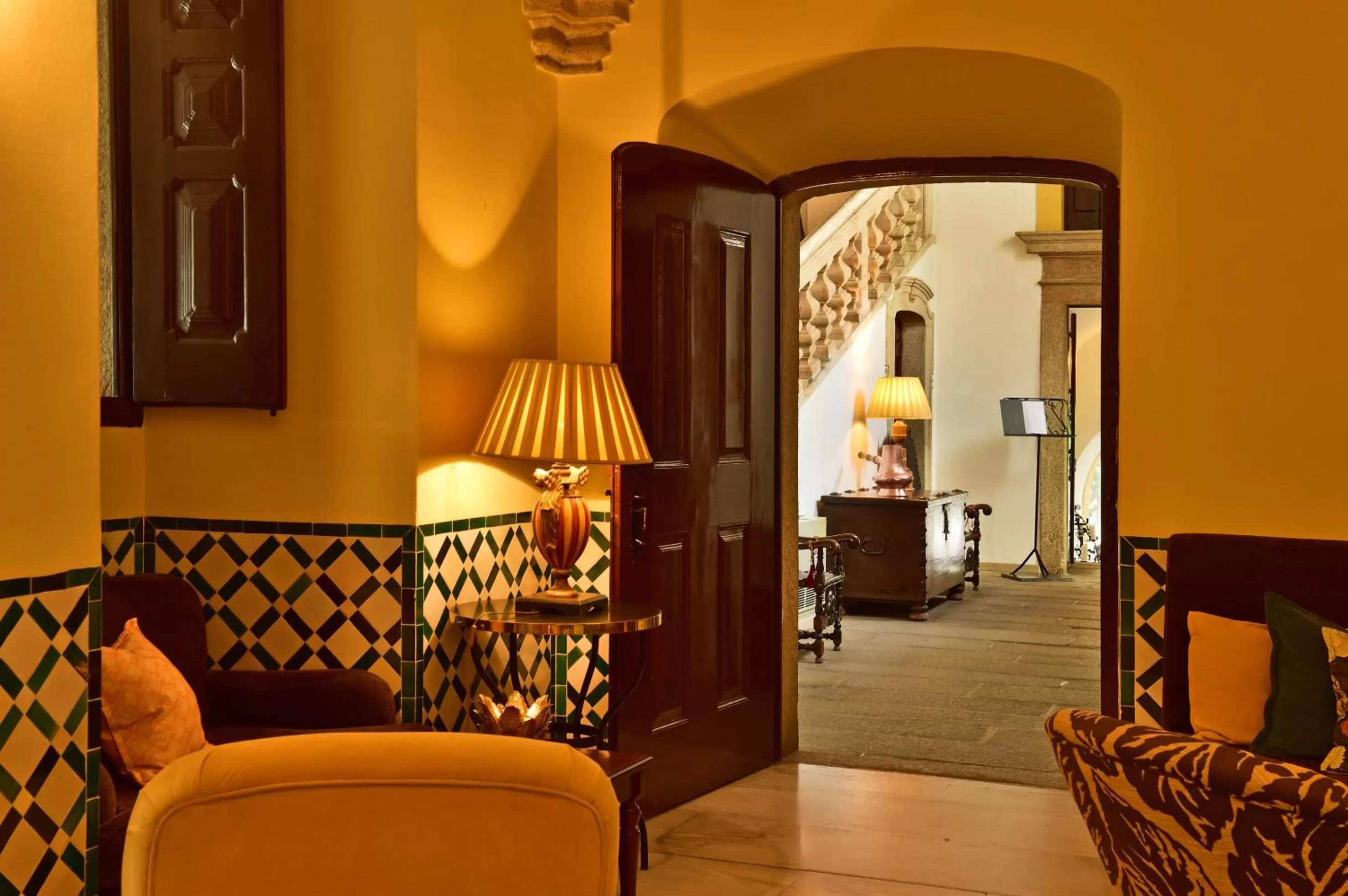 Communal lounge/ TV room, Lobby/Reception in Pousada Convento de Evora