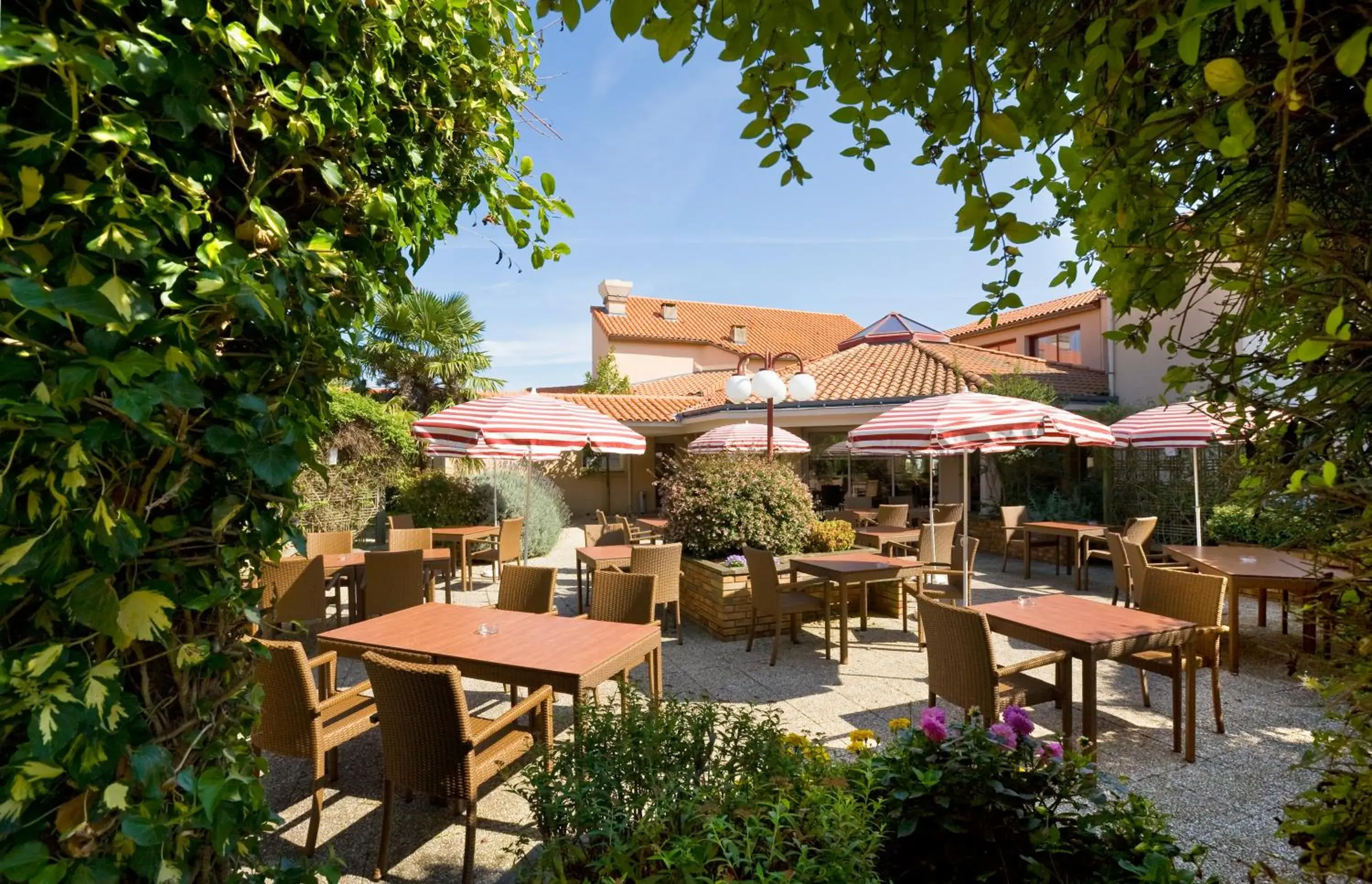 Balcony/Terrace, Restaurant/Places to Eat in ibis Styles Cholet