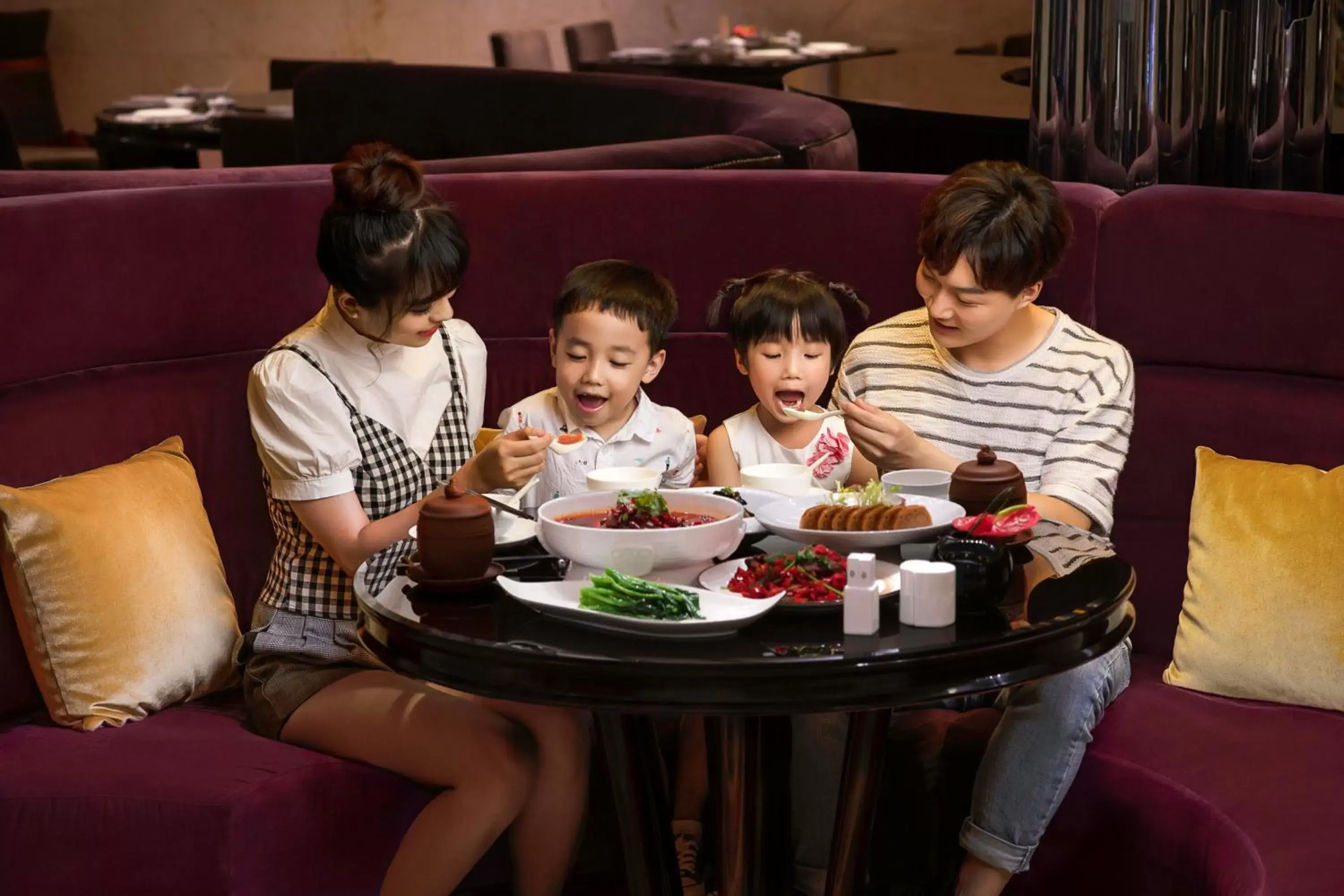 Restaurant/places to eat in InterContinental Chengdu Global Center by IHG Restaurant/places to eat in InterContinental Chengdu Global Center by IHG