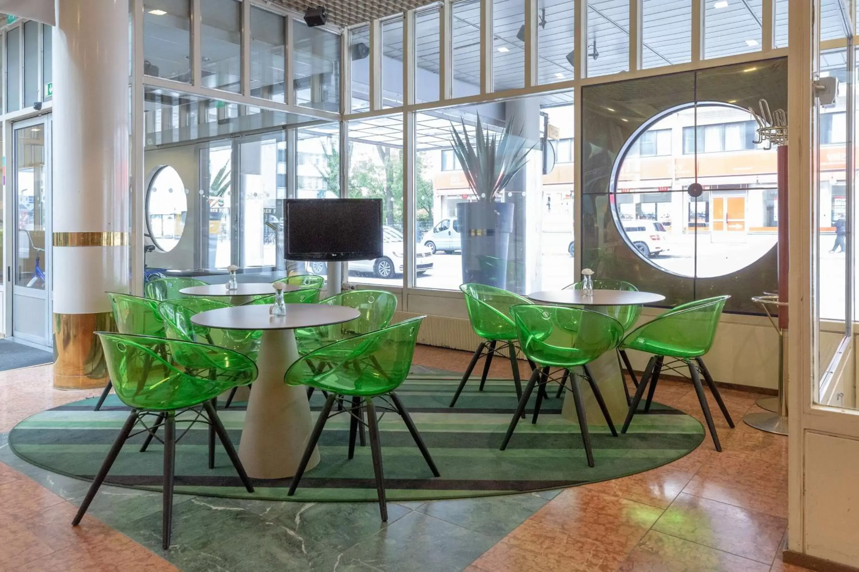 Lobby or reception, Restaurant/Places to Eat in Scandic Atrium