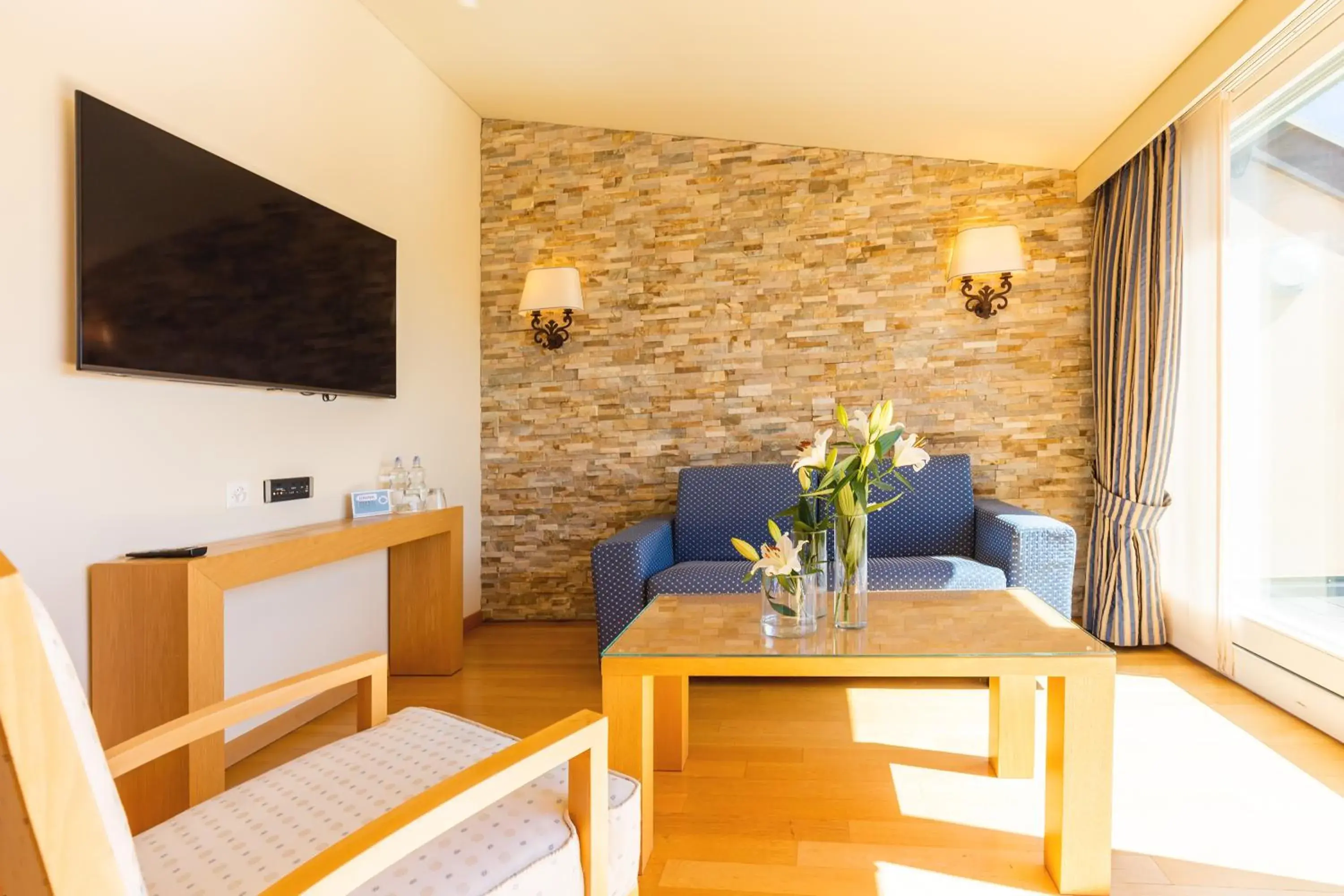 Living room, Seating Area in Kurhaus Cademario Hotel & DOT Spa - Ticino Hotels Group