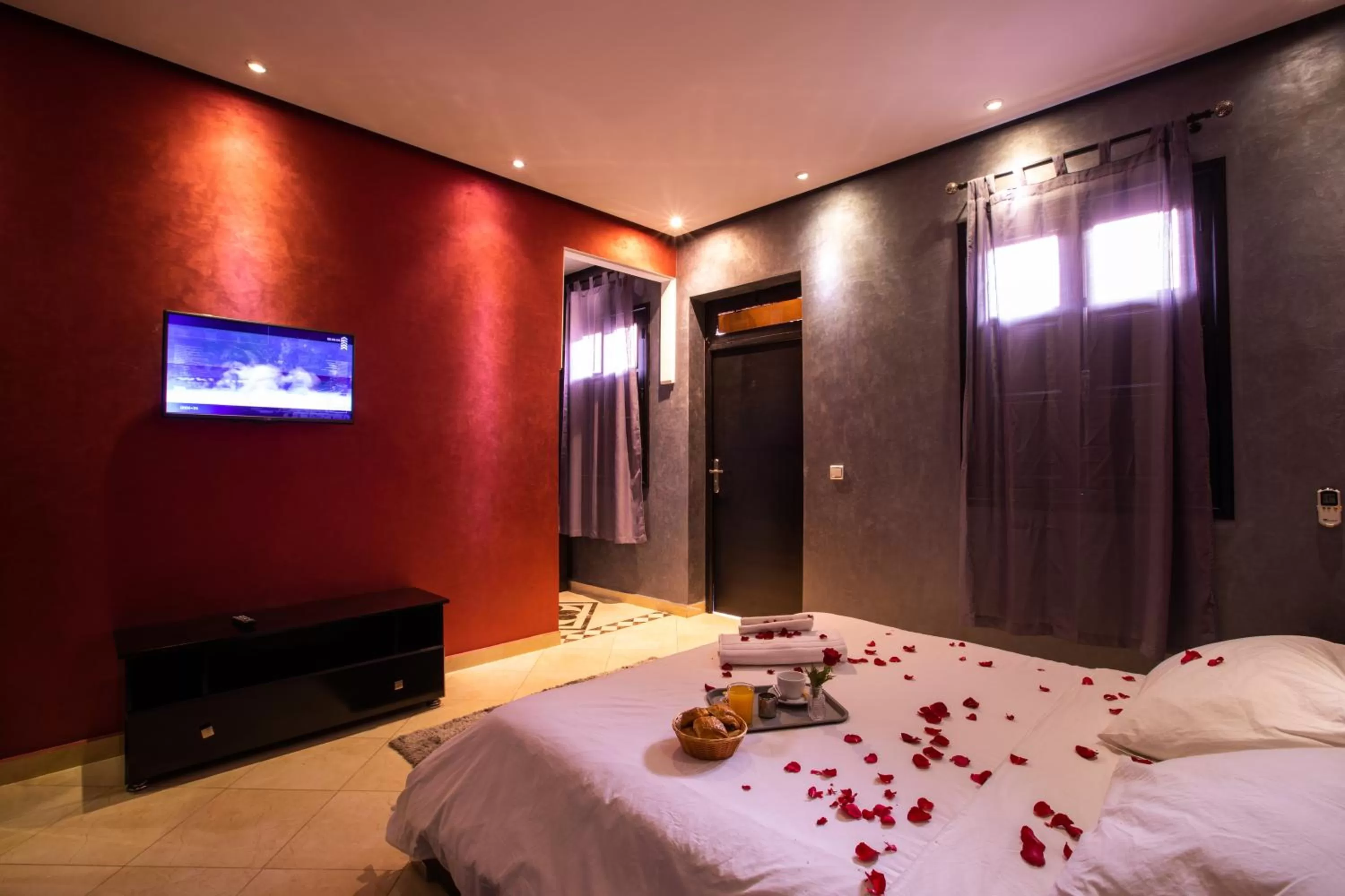 Bed in Hotel Toulousain