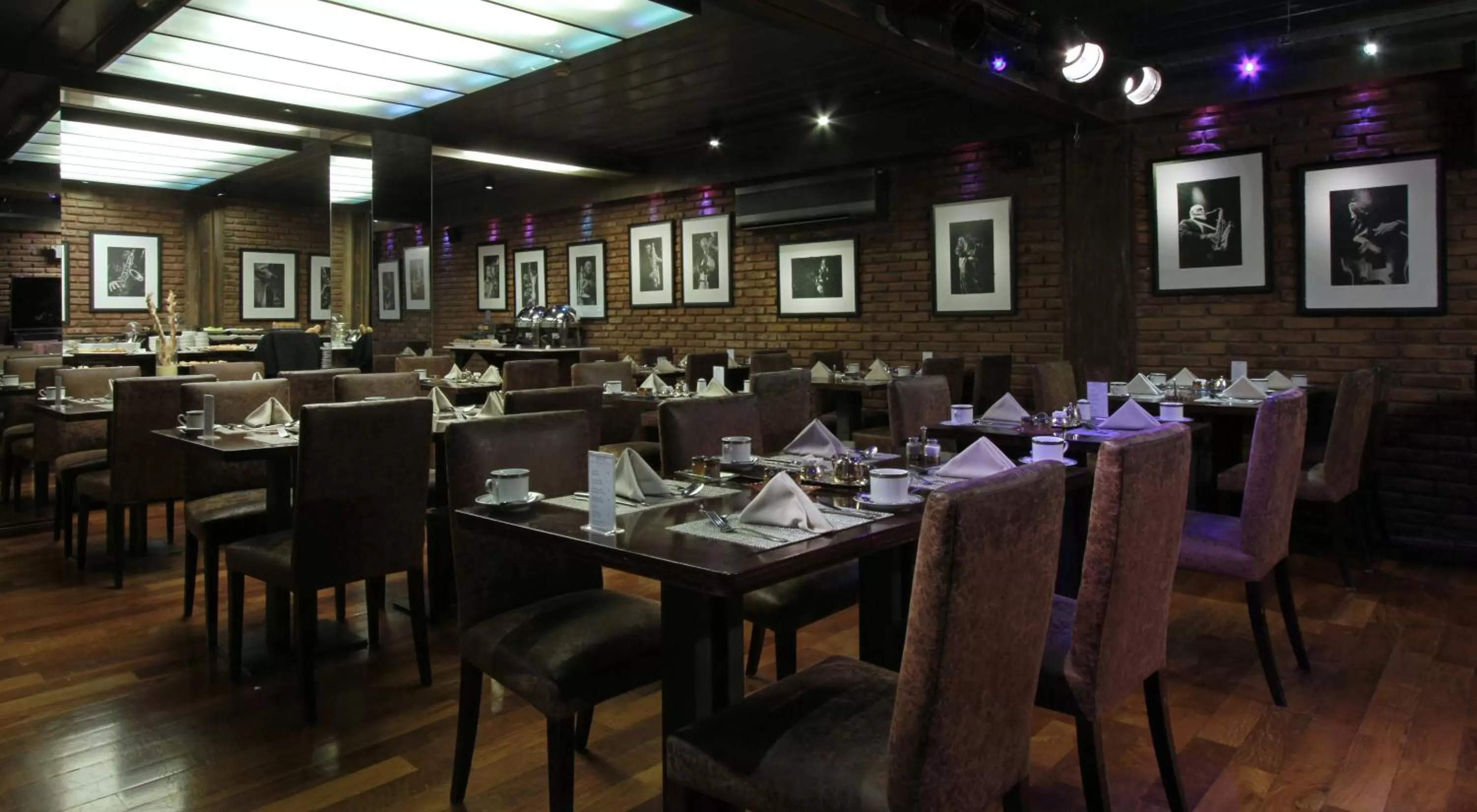 Restaurant/places to eat in Melia Recoleta Plaza Hotel