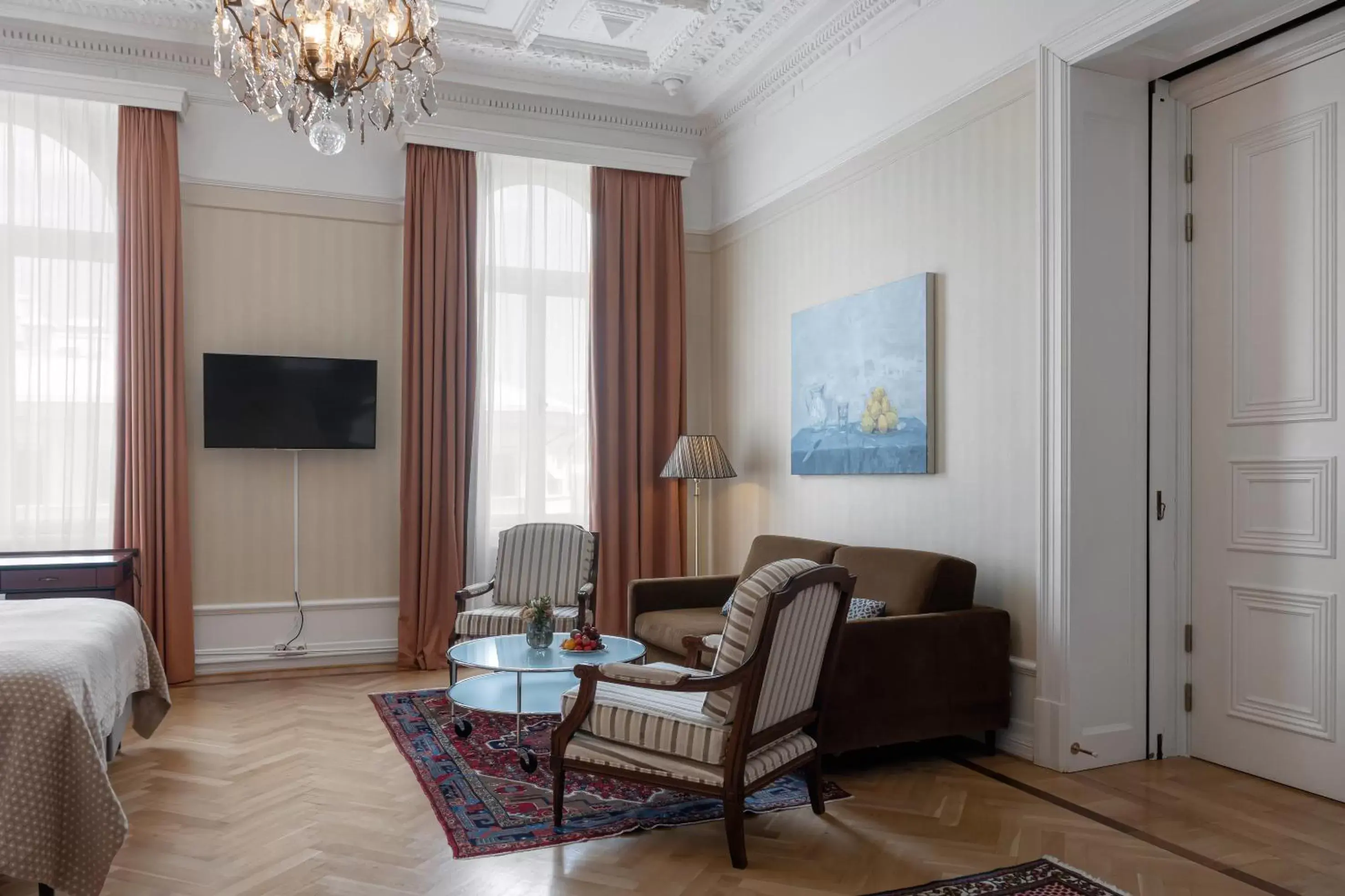 Seating Area in Elite Plaza Hotel