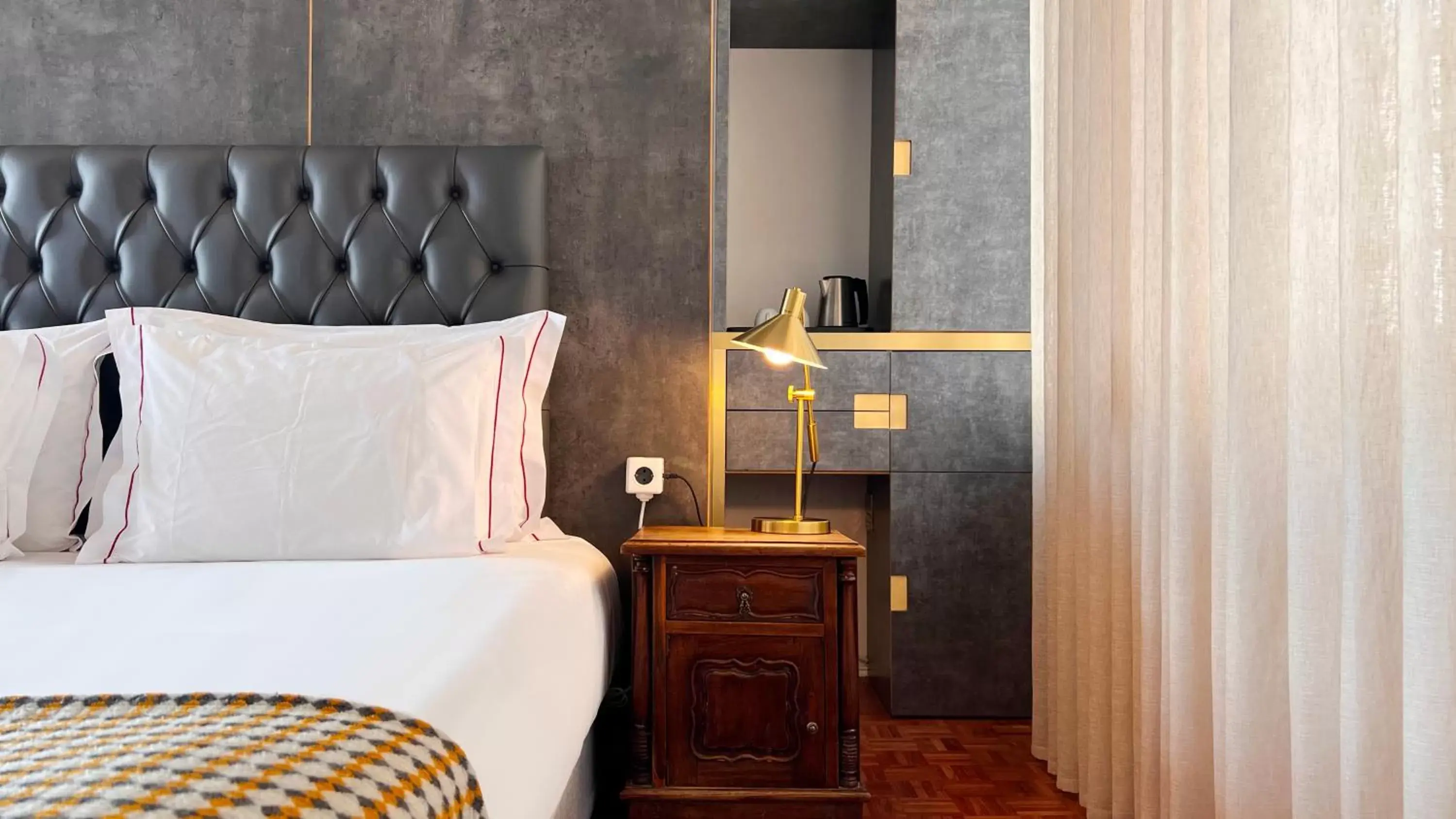 Bedroom, Bed in Monte Belvedere Hotel by Shiadu