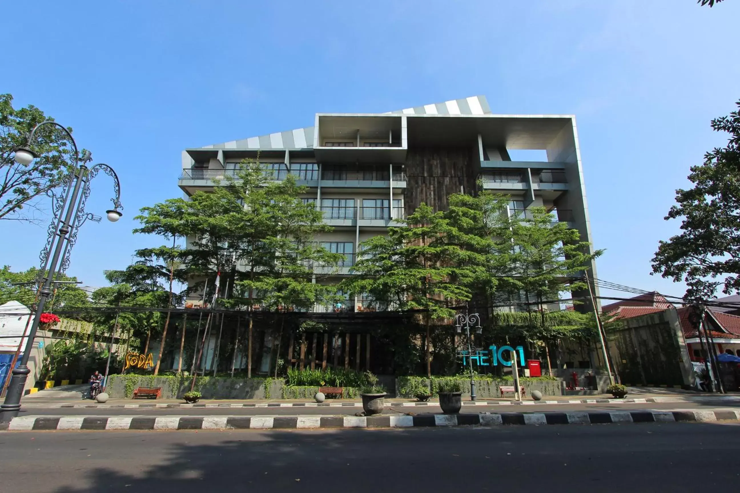 Property Building in THE 1O1 Bandung Dago
