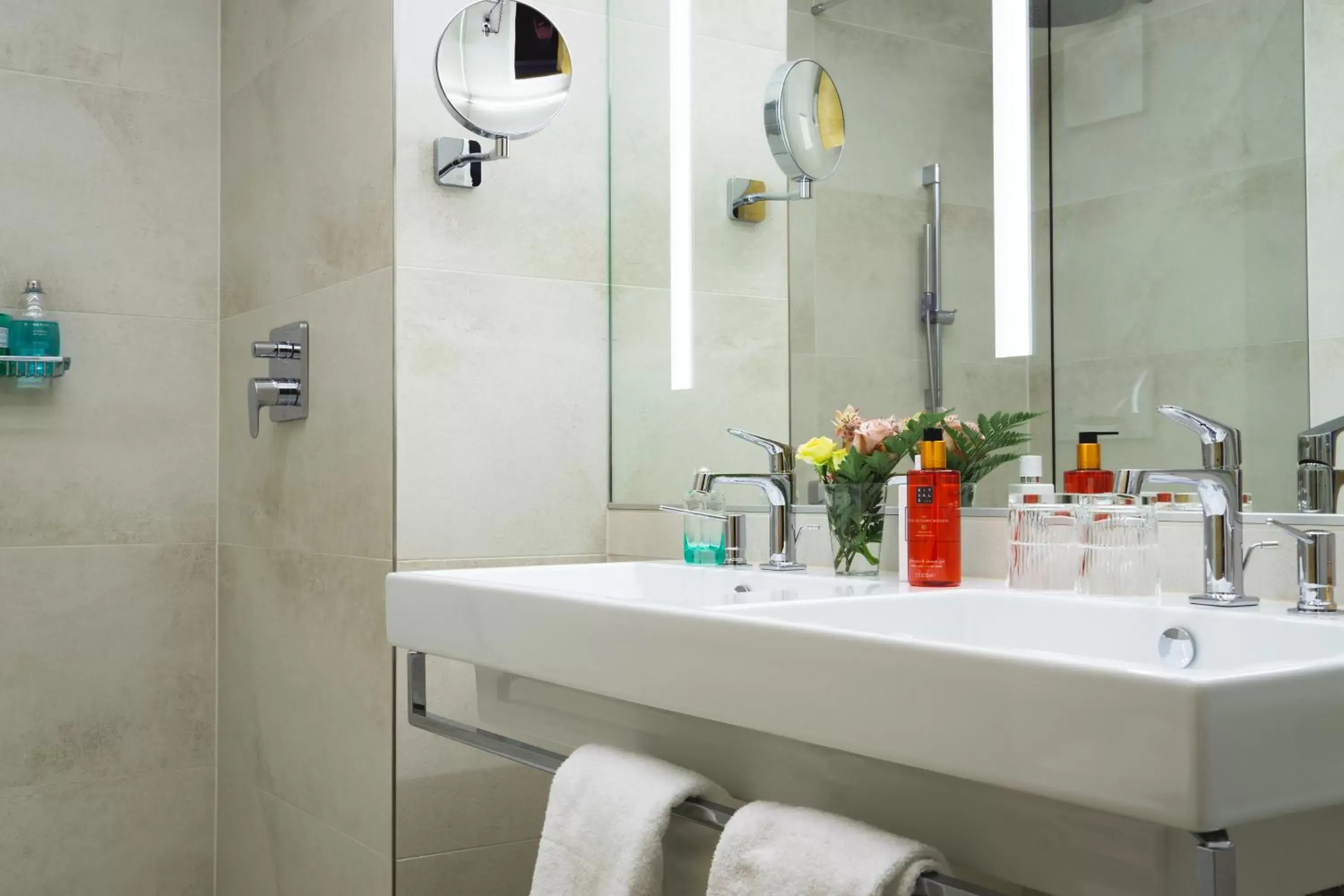 Toilet, Bathroom in Hotel Stadt Kufstein