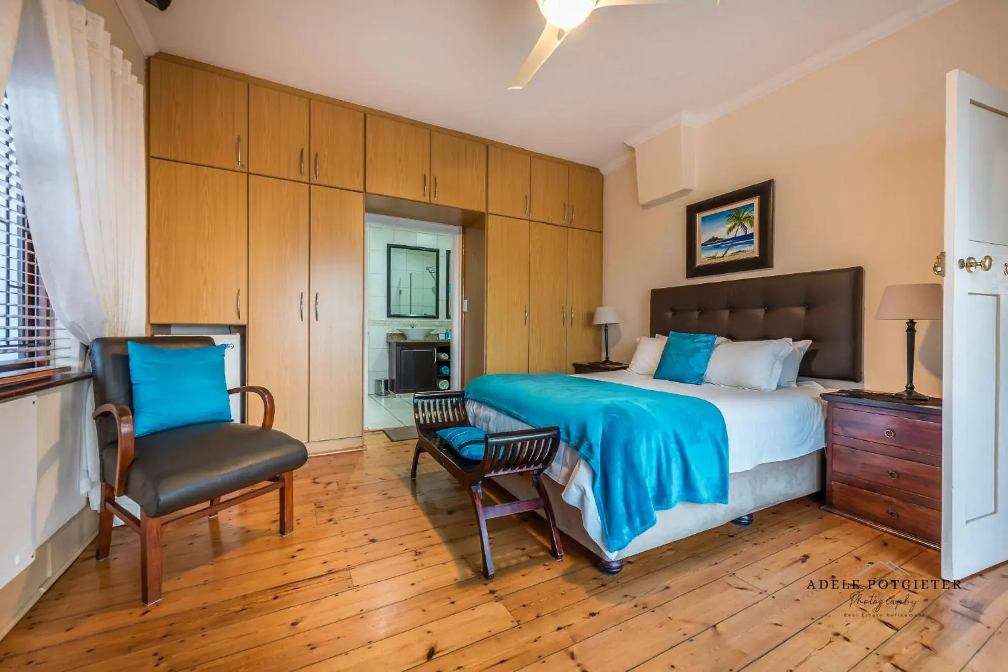 Decorative detail, Bed in Aquamarine Guest House Decorative detail, Bed in Aquamarine Guest House