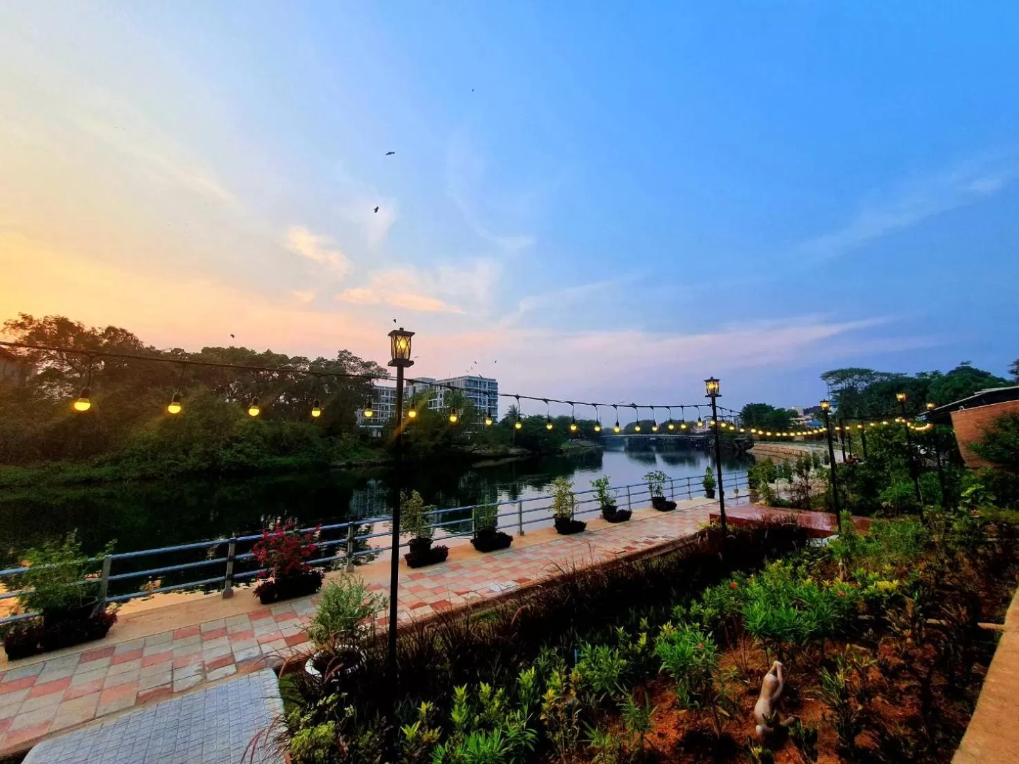 Restaurant/places to eat in USABAI Riverside Boutique Hotel