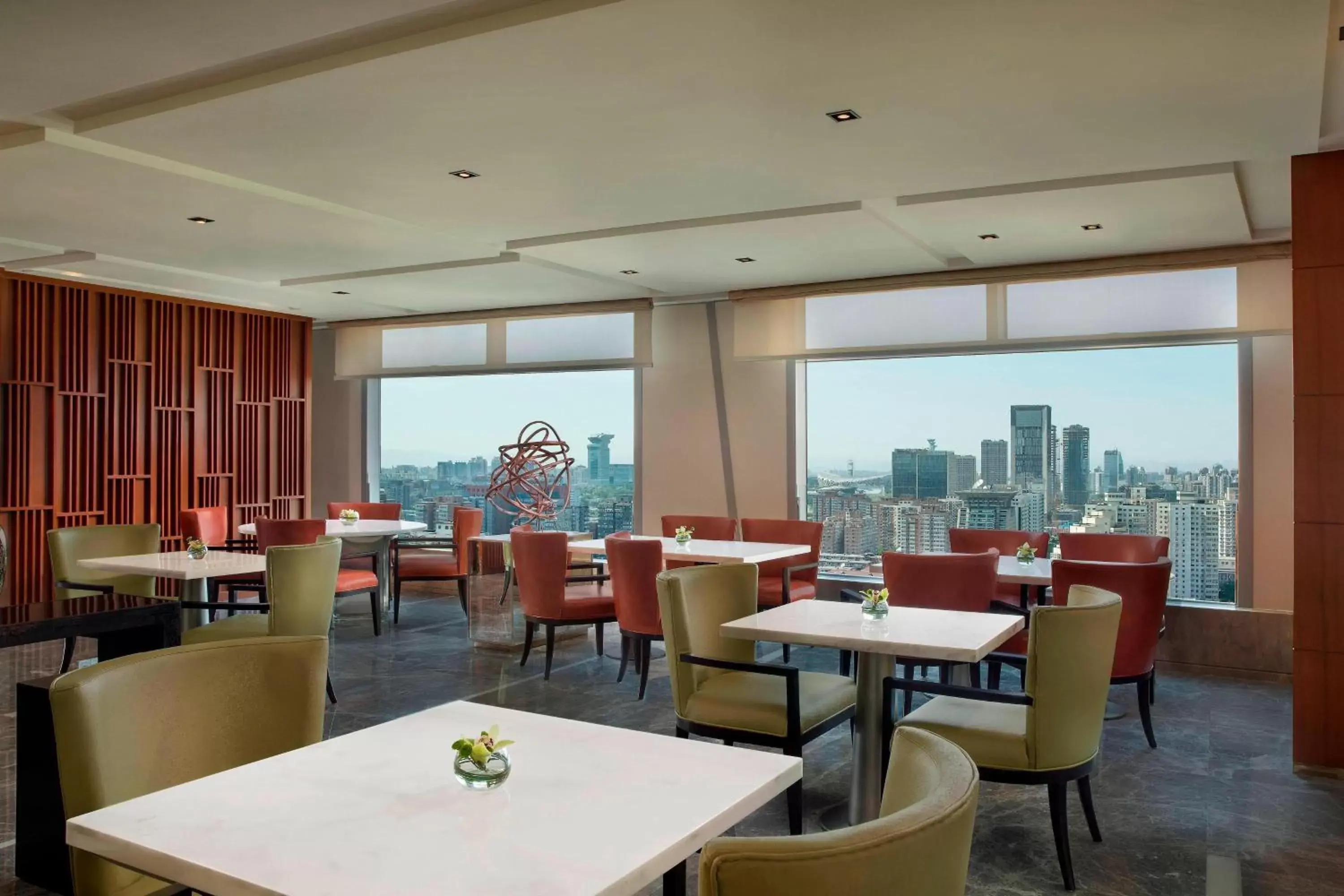 Lounge or bar, Restaurant/Places to Eat in Sheraton Grand Beijing Dongcheng Hotel