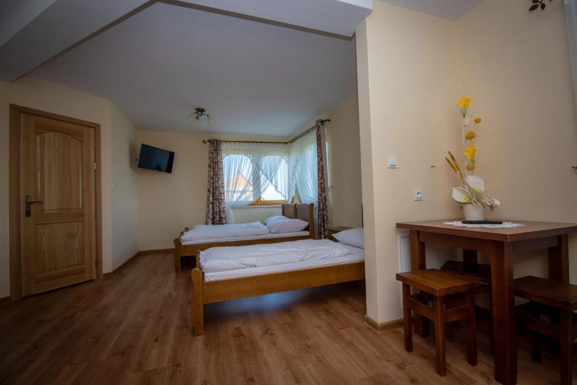 Photo of the whole room, Bed in Podhalanski Dworek z Jacuzzi