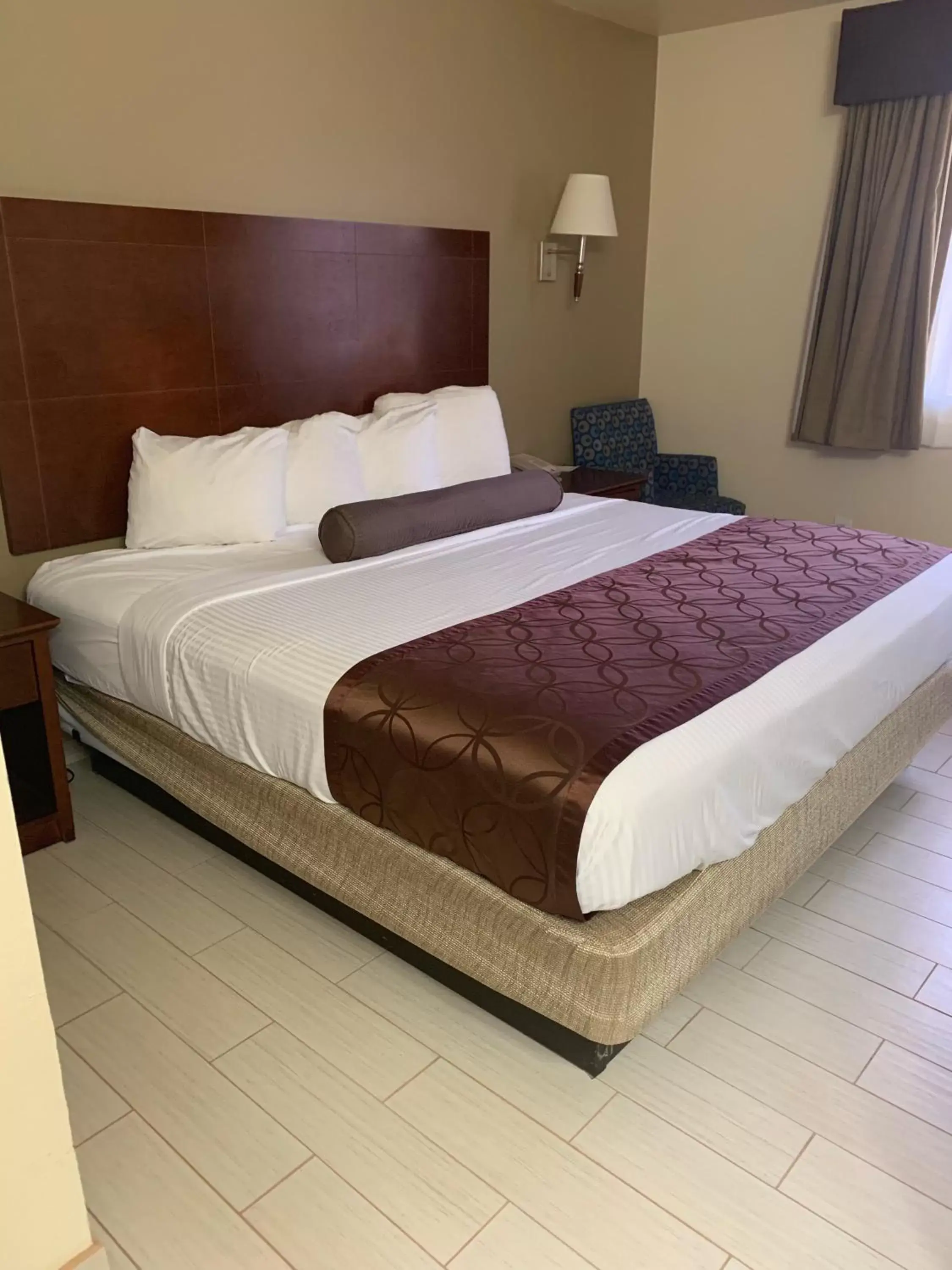 Bedroom, Bed in Best Western Desert Oasis Bedroom, Bed in Best Western Desert Oasis