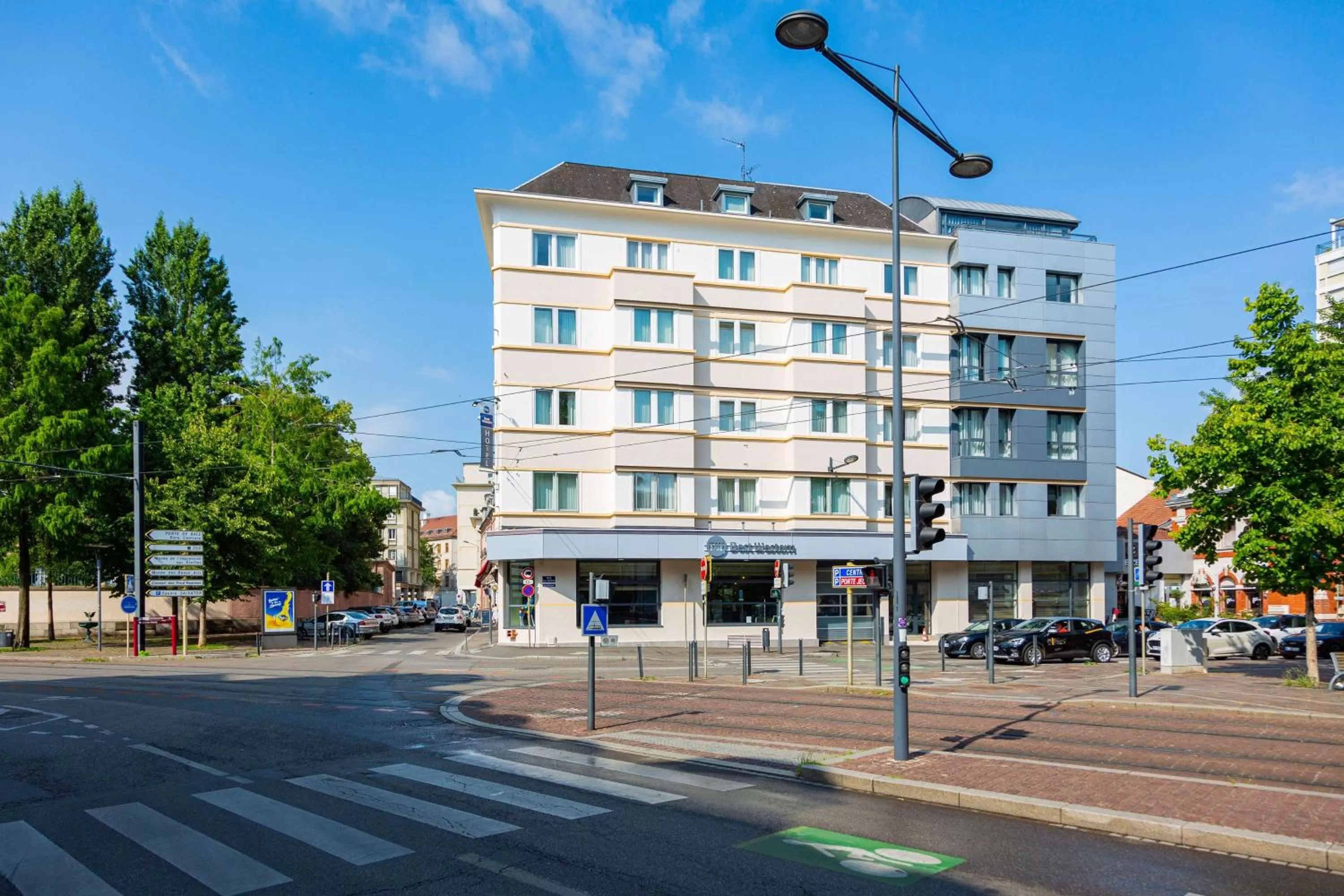 Property building in Best Western Mulhouse Salvator Centre