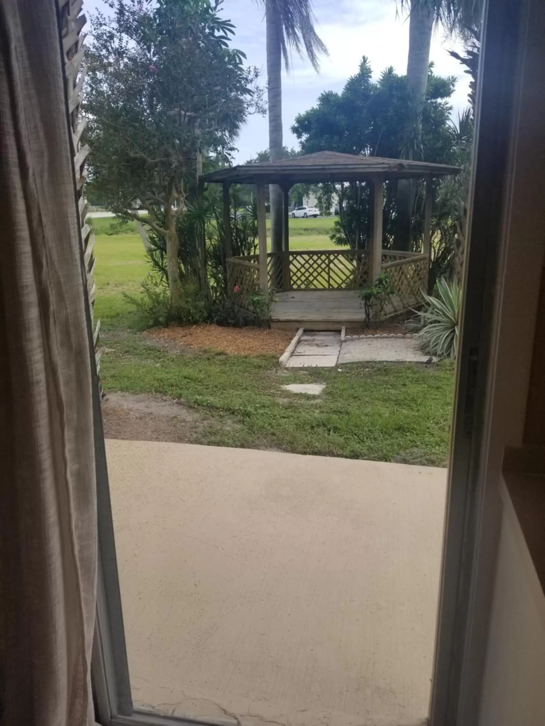 Patio in Pennwood Motor Lodge