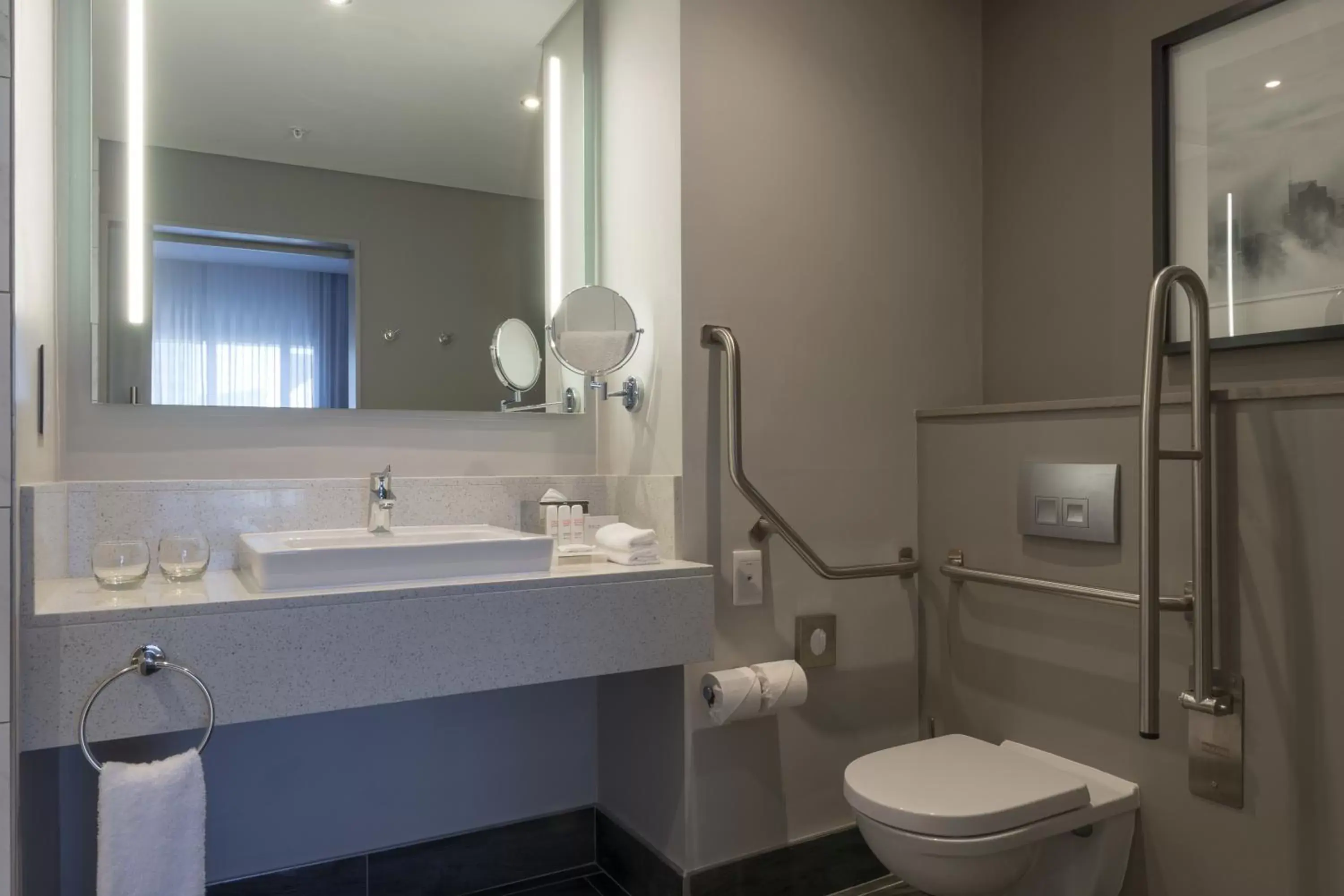 Bathroom in Pullman Cape Town City Centre