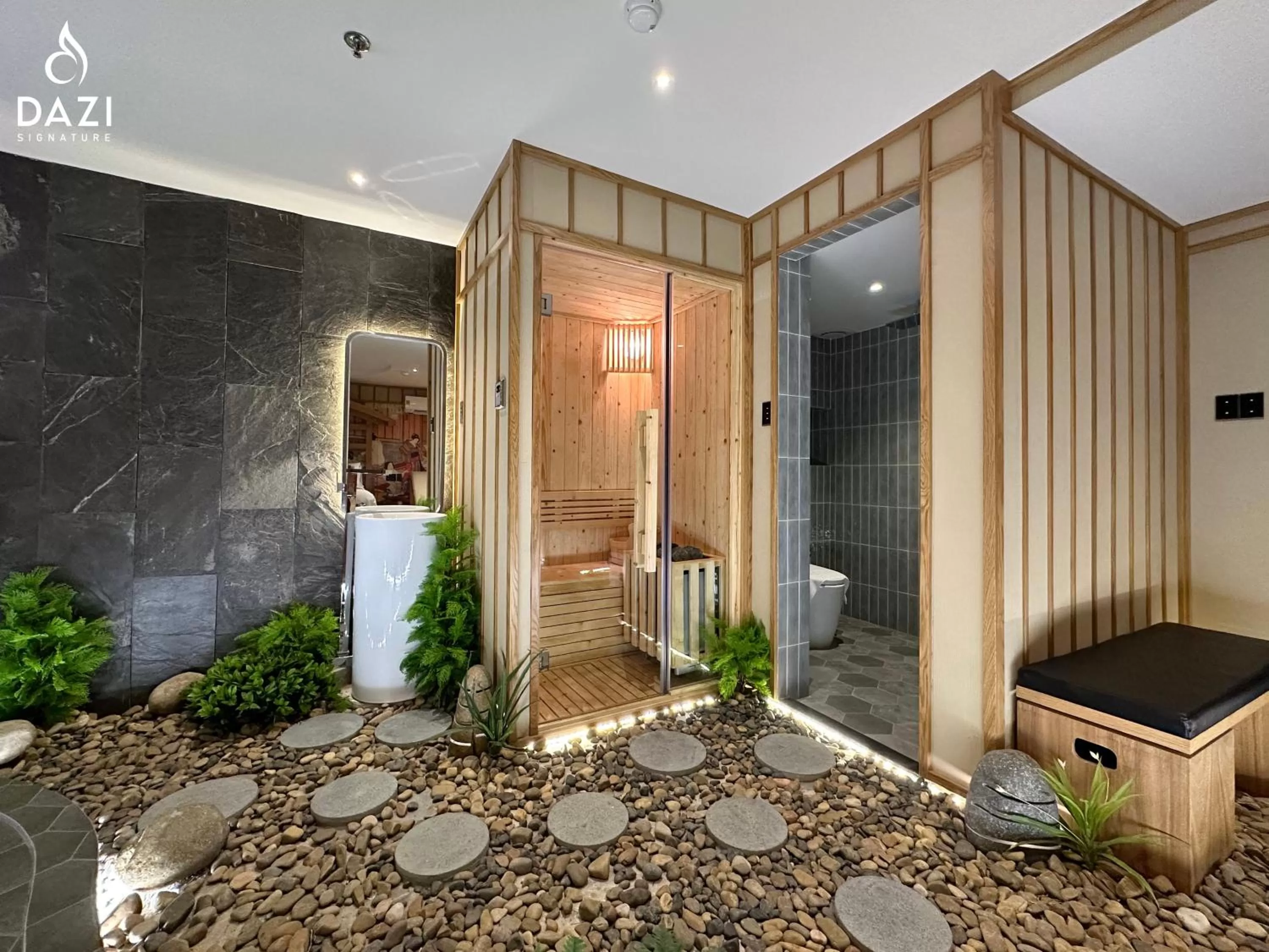 Shower in Dazi Signature