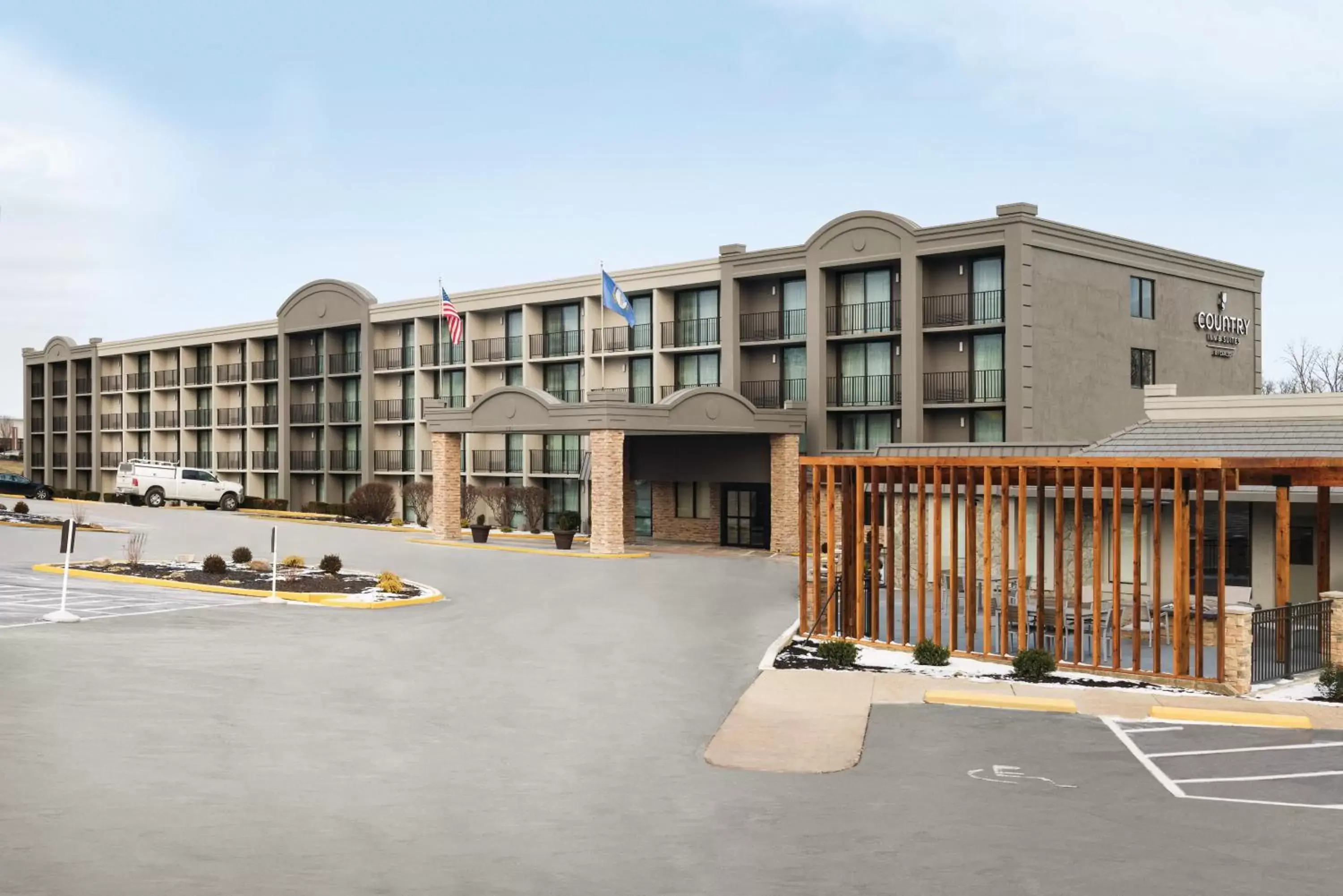 Facade/entrance, Property Building in Country Inn & Suites by Radisson, Erlanger, KY