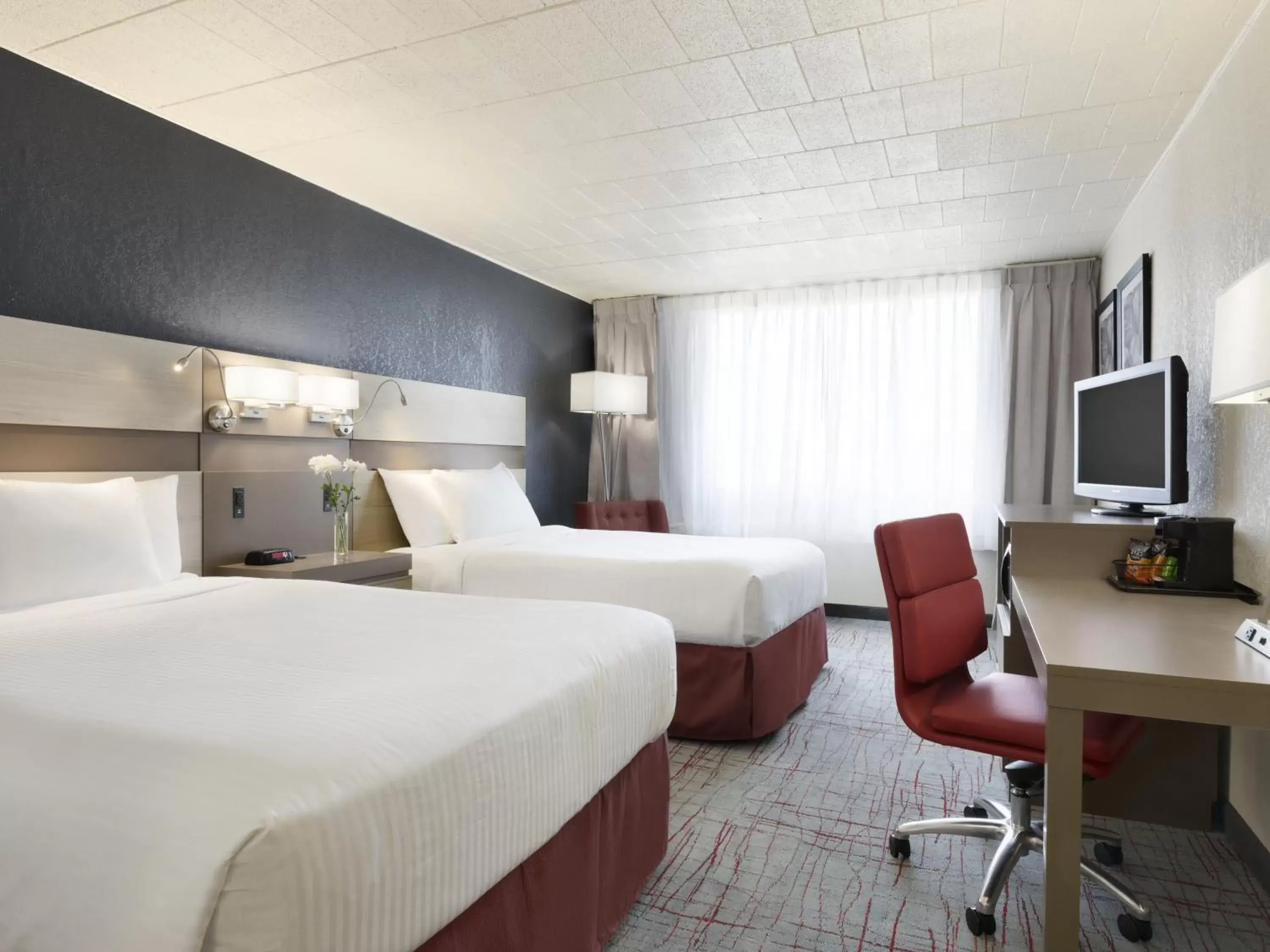 Bedroom, Bed in Ramada by Wyndham Beaver Falls