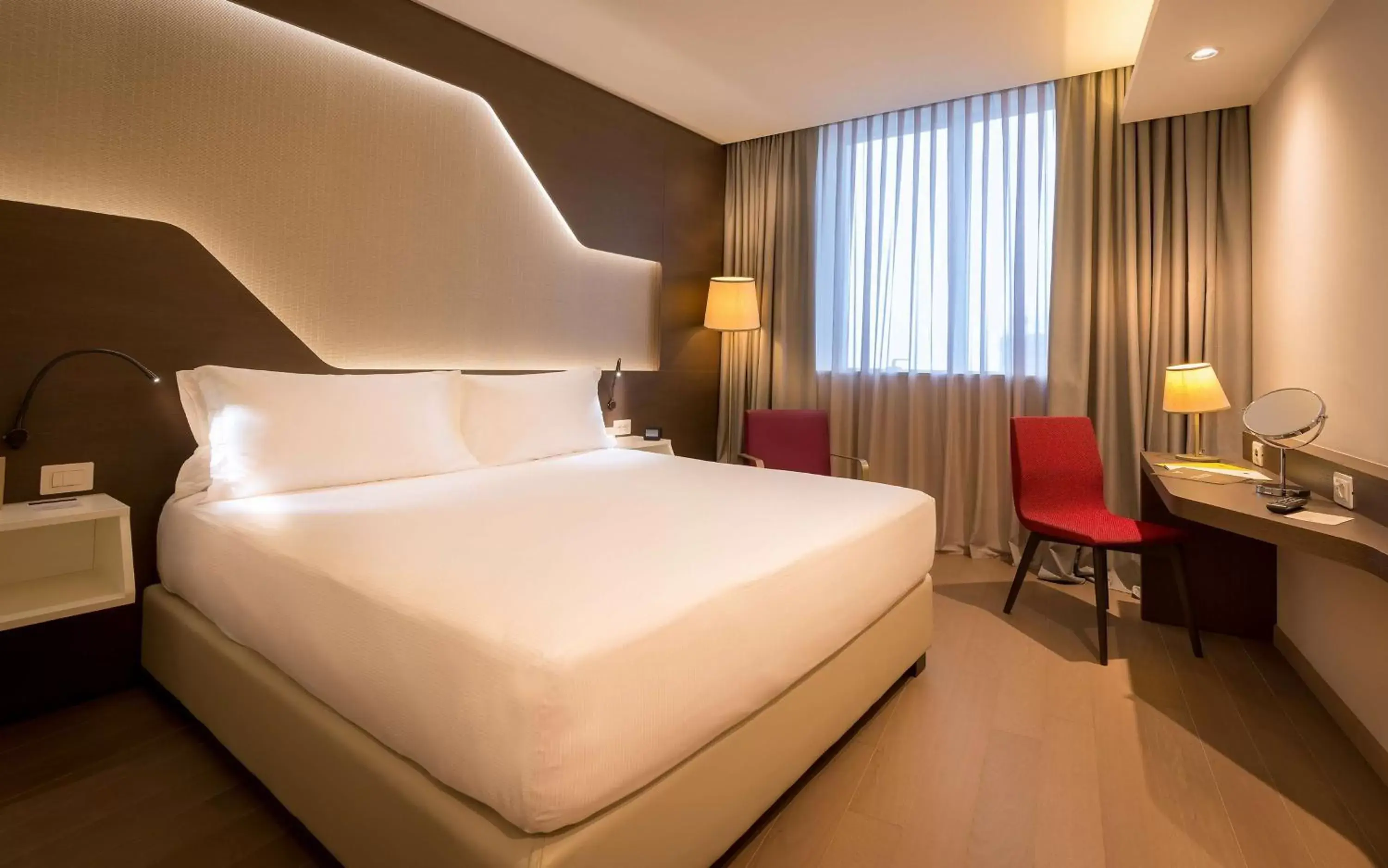 Bedroom, Bed in DoubleTree by Hilton Yerevan City Centre