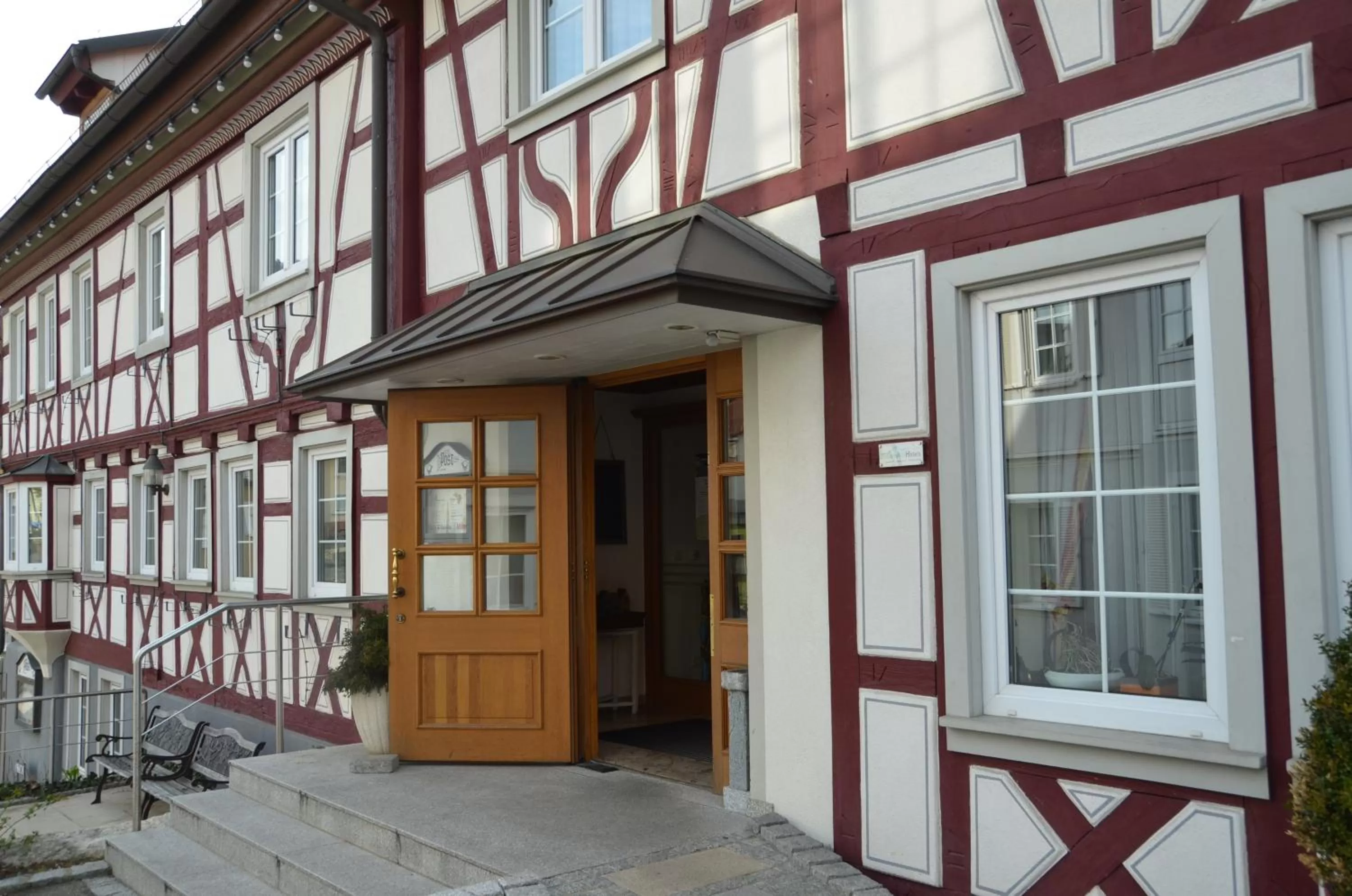 Facade/entrance in Hotel Post Jungingen