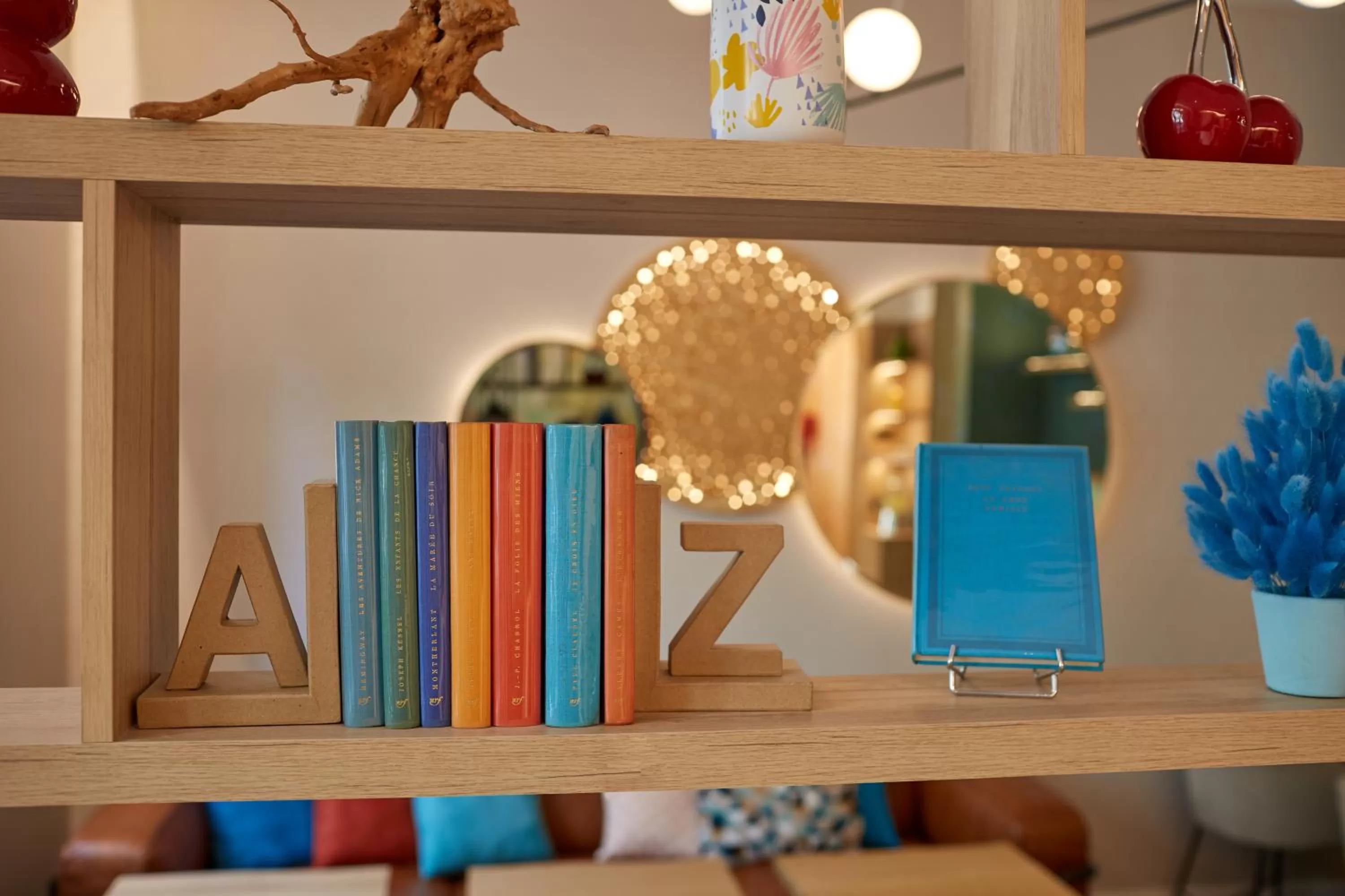 Library in Hotel Locomo - Gare de Lyon Bastille