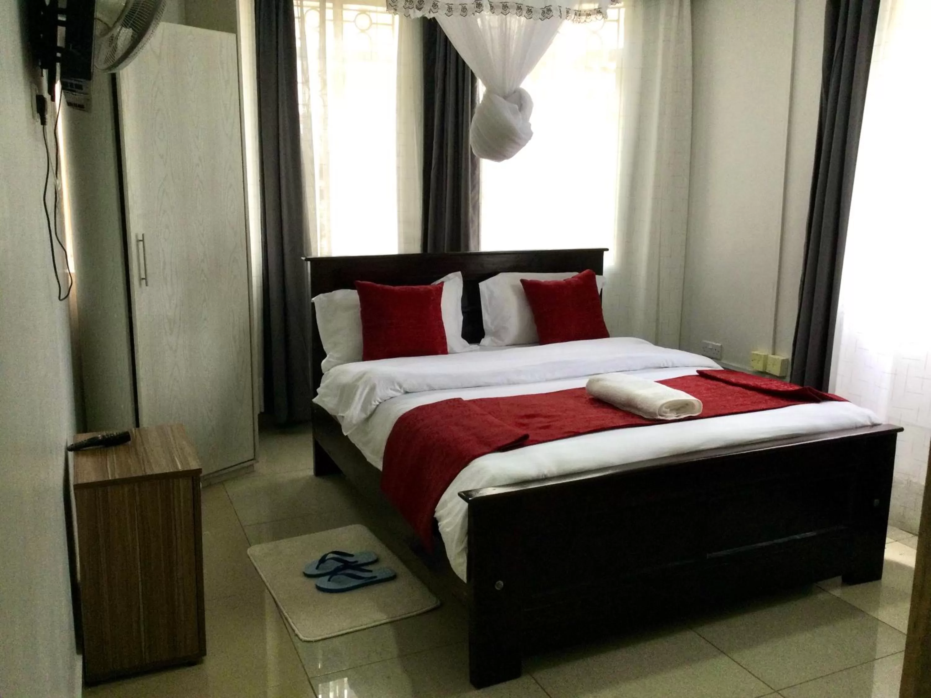 Bed in Milimani Comfort
