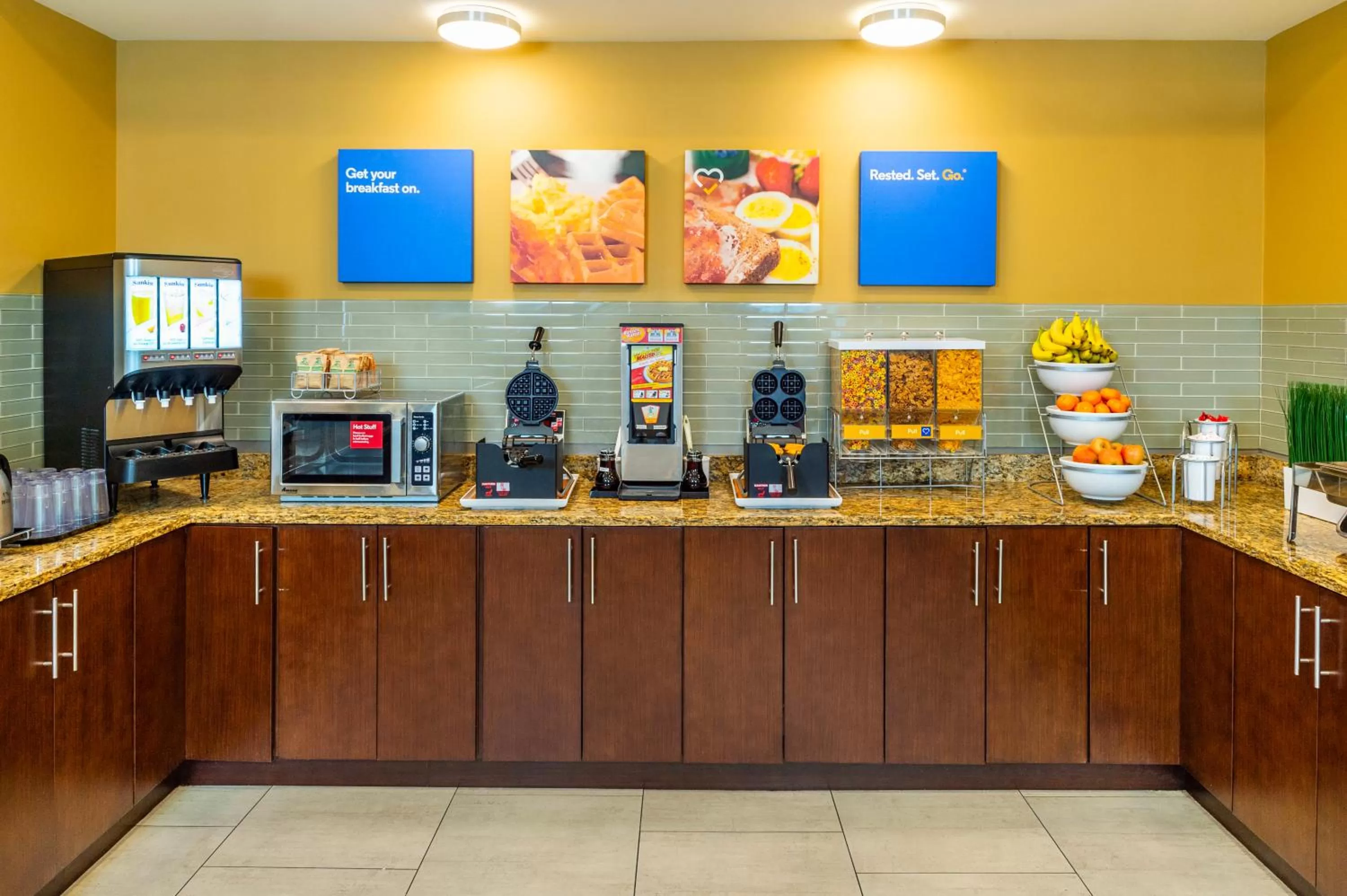 Breakfast in Comfort Inn & Suites