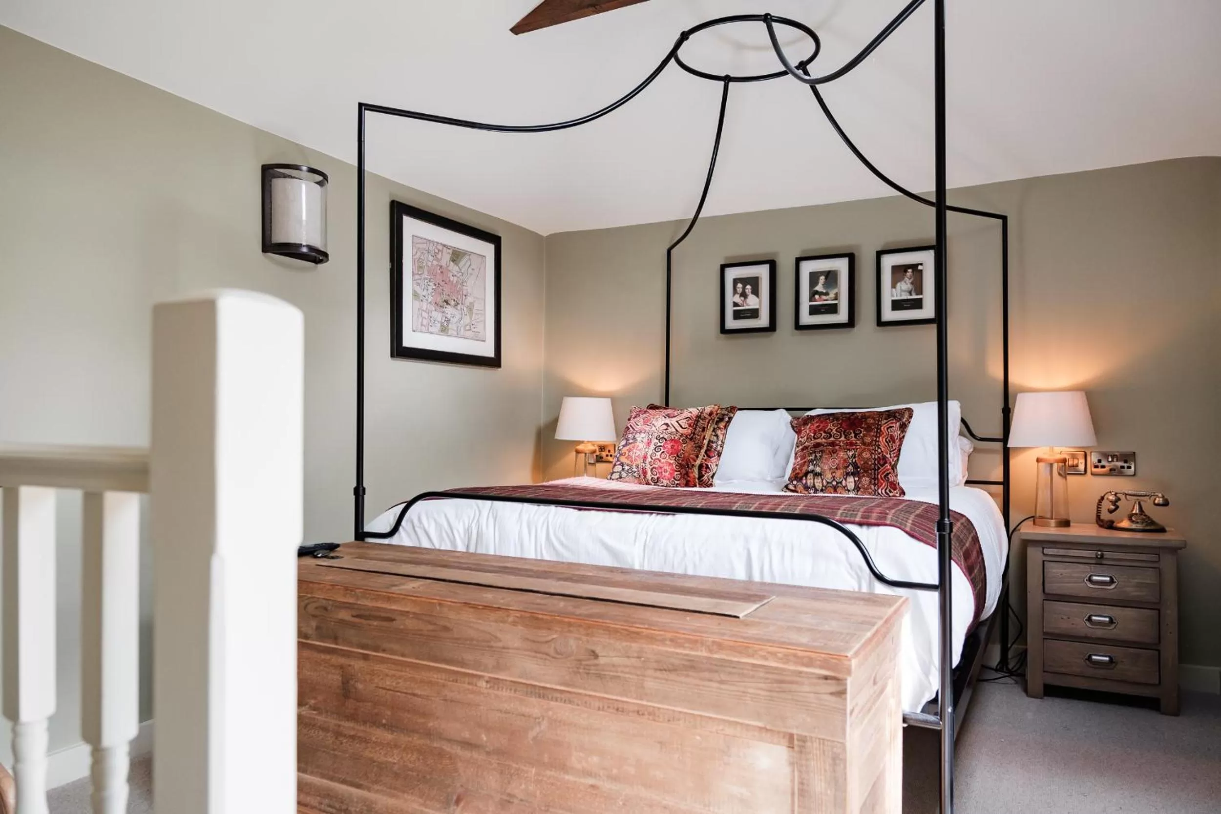 Bedroom, Bed in Wykeham Arms